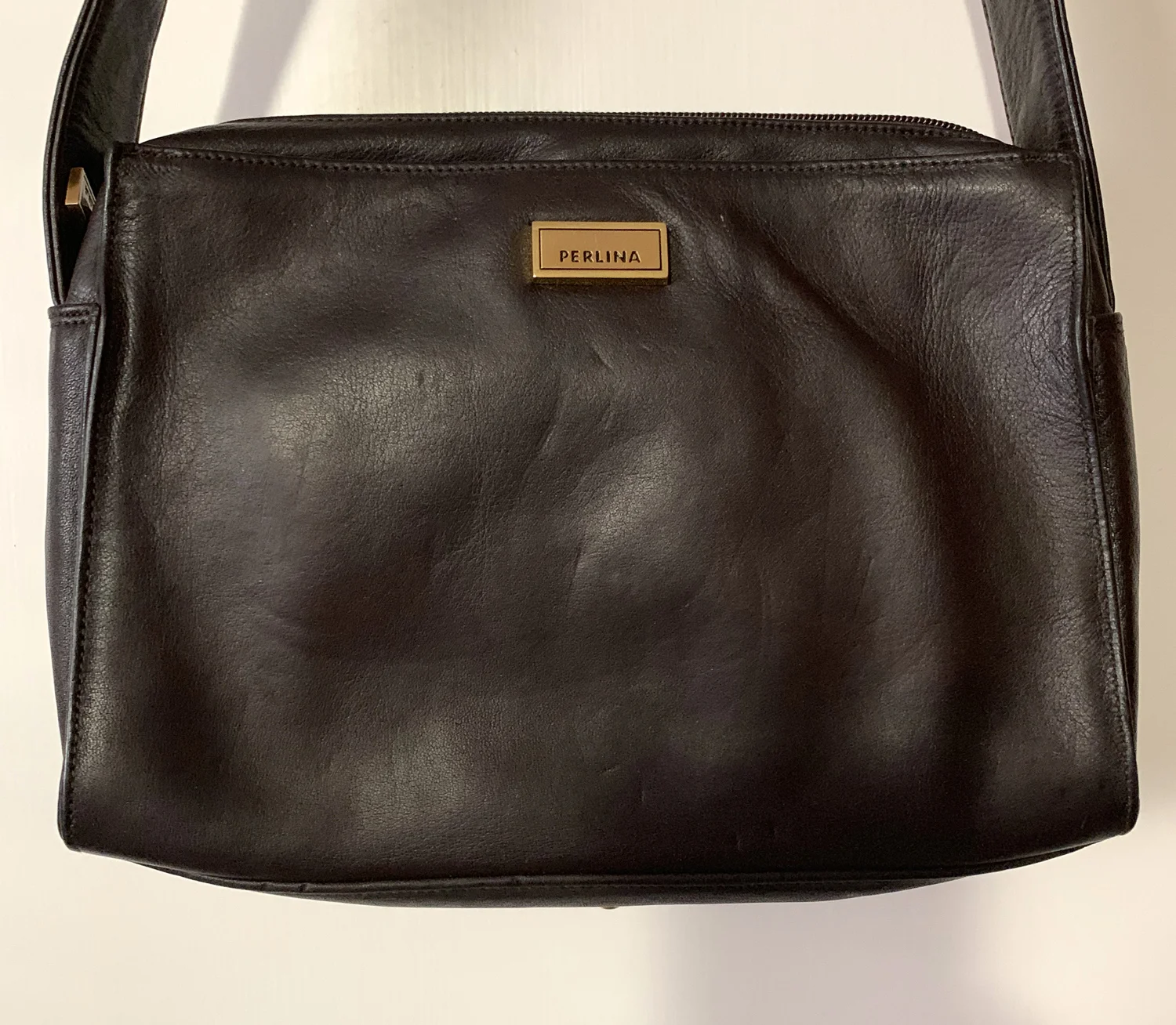 Online resale and consignment swank seconds clothes store offering