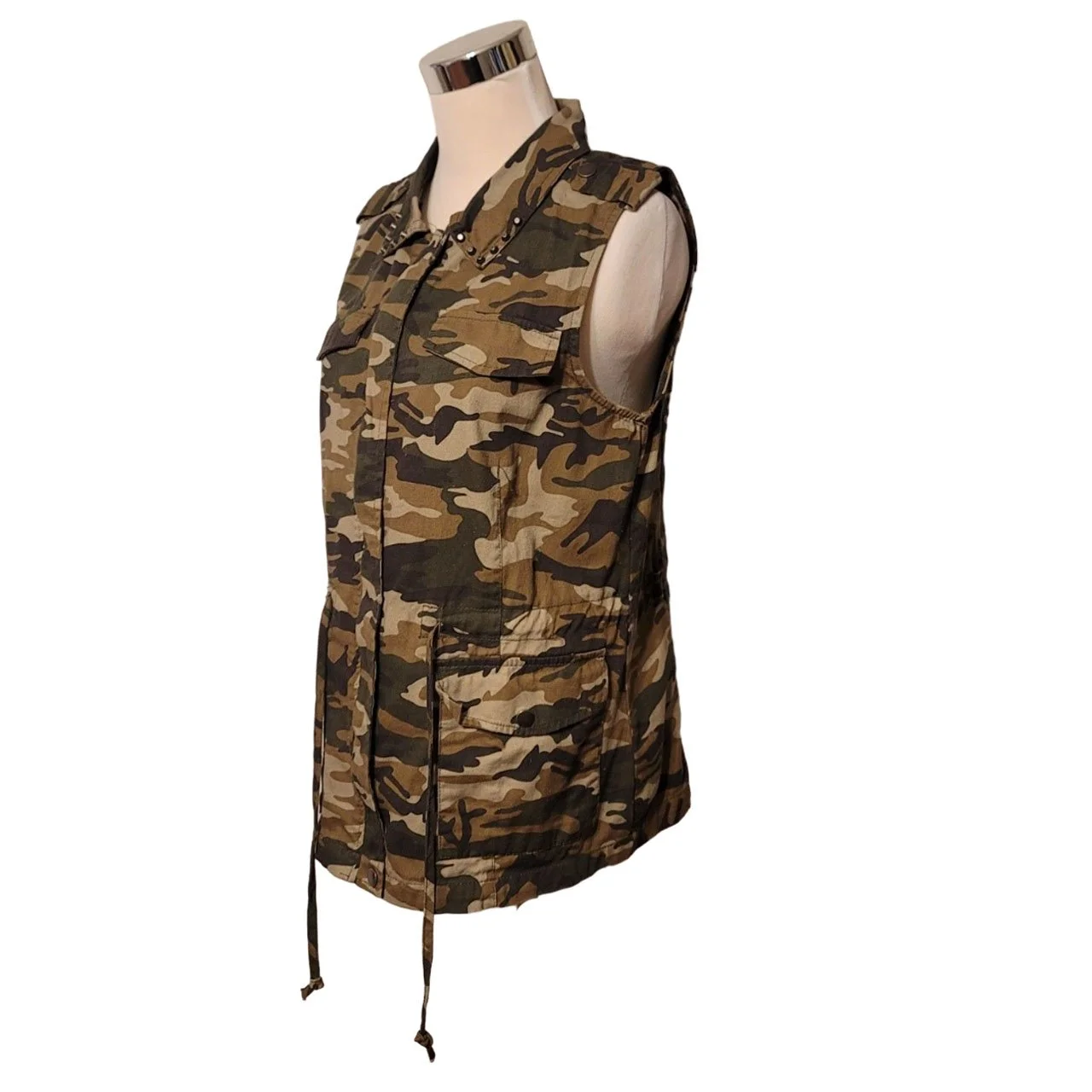 Iris Sleeveless Green Camo Studded Vest Top l Size S