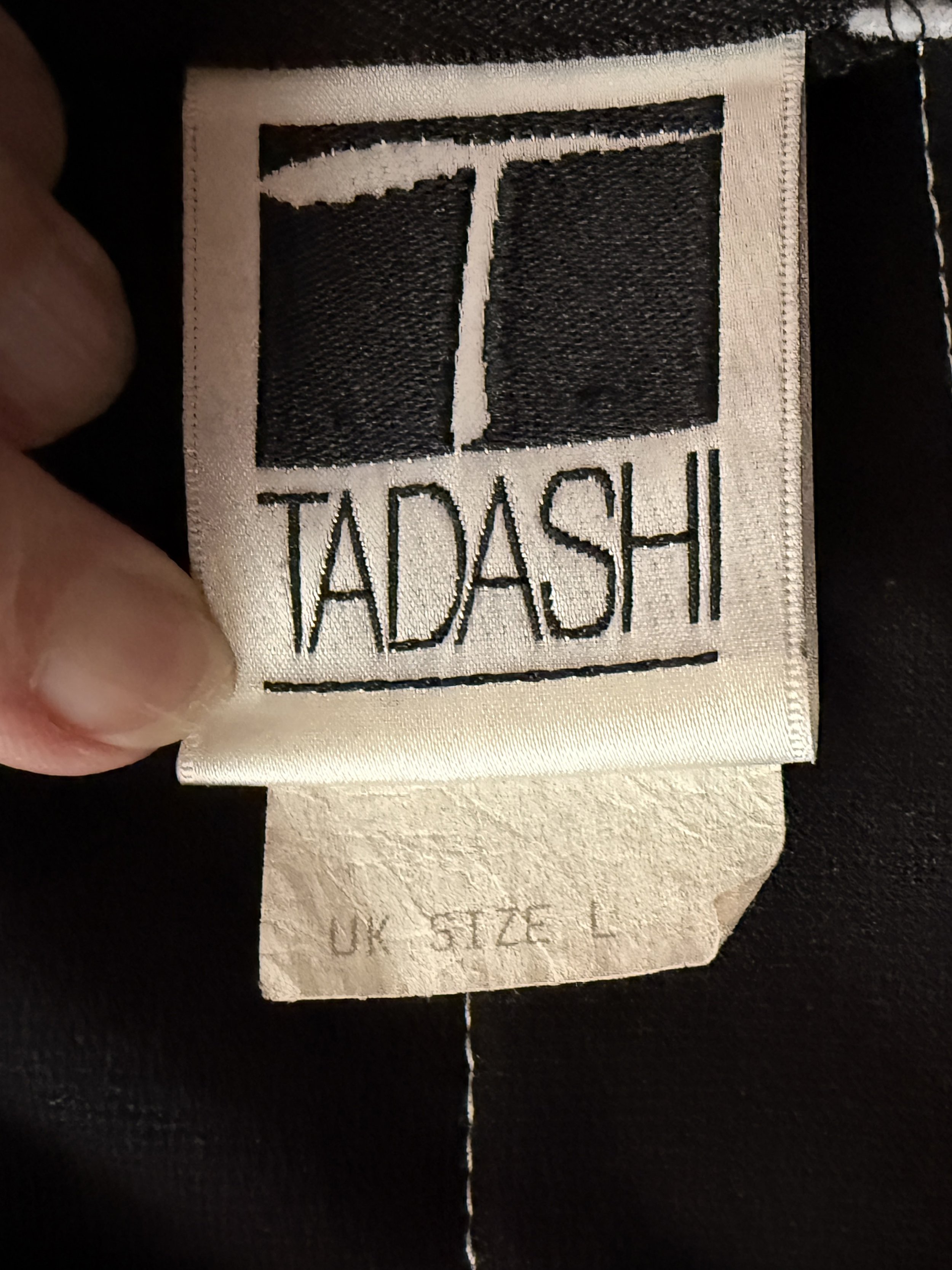 25mt4-tadashi-stripe-black-white-top-label.jpg