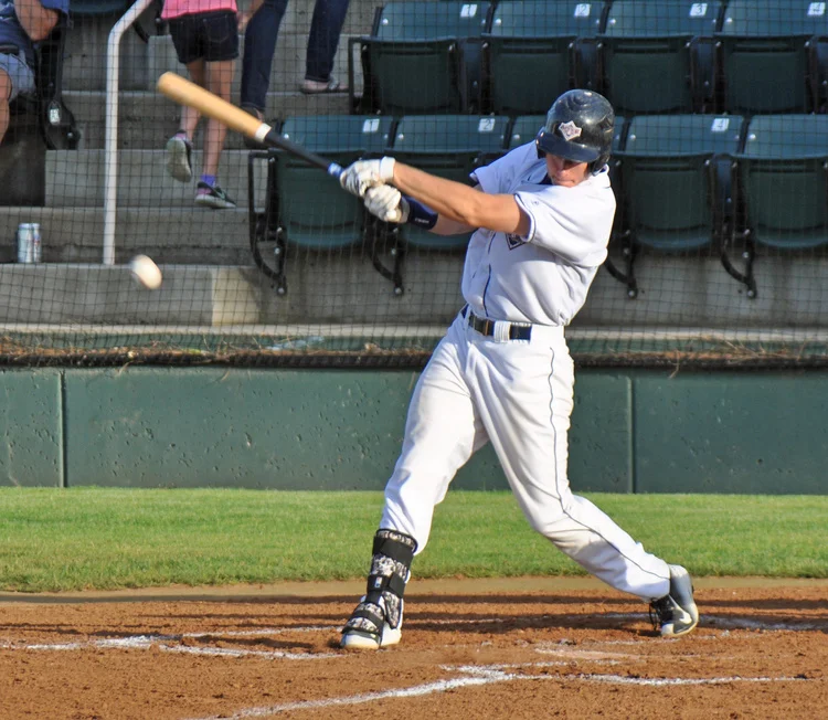 The AppleSox walked 11 times, included a bases loaded free pass to Nick Nyquist to win Saturday's game, 7-6 in 10 innings at Paul Thomas Sr. Field.