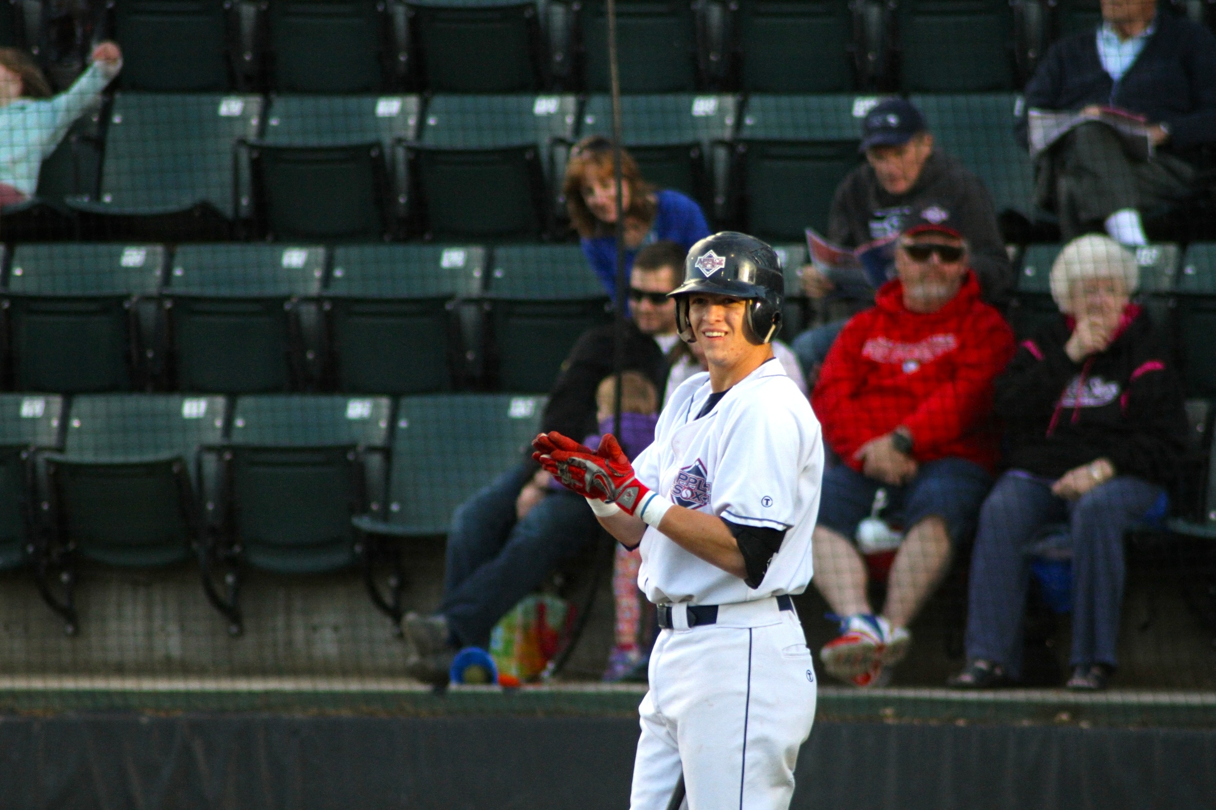 The AppleSox won their first non-league game of 2016, Friday, in shutout fashion, 7-0 over the San Francisco Seals. 