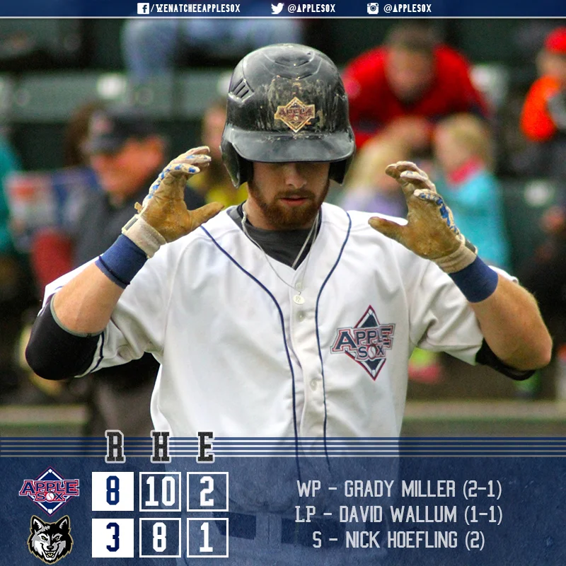 A five-run sixth inning propelled the AppleSox to a 8-3 win, Saturday night in Oregon. 