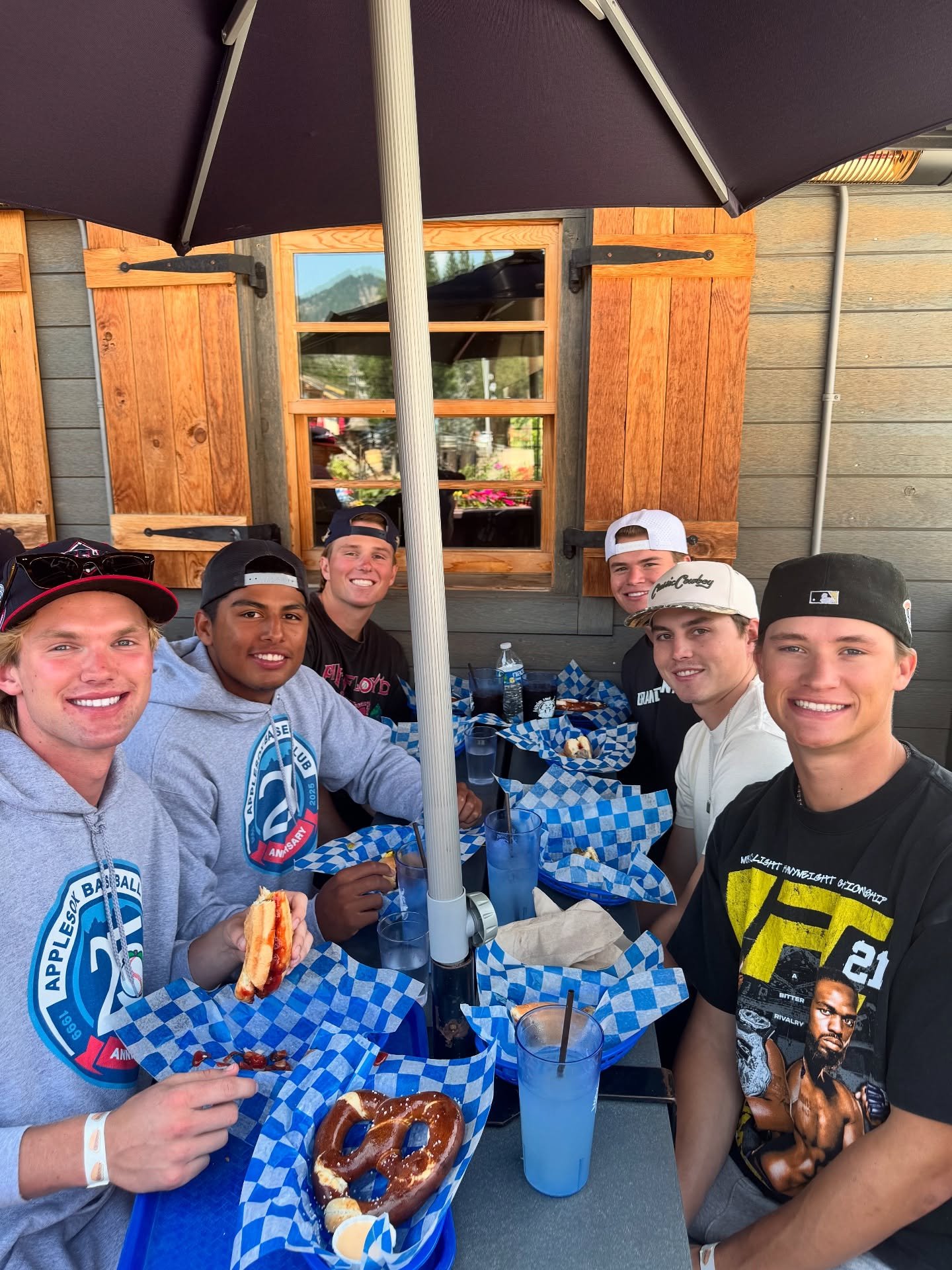 Thank you to @munchenhaus in Leavenworth for having us up for lunch today! The boys loved the food 🥨🌭 #SoxAreHot