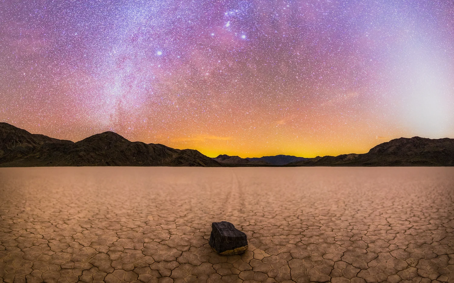 Racetrack+Playa+-+Death+Valley-5.jpeg