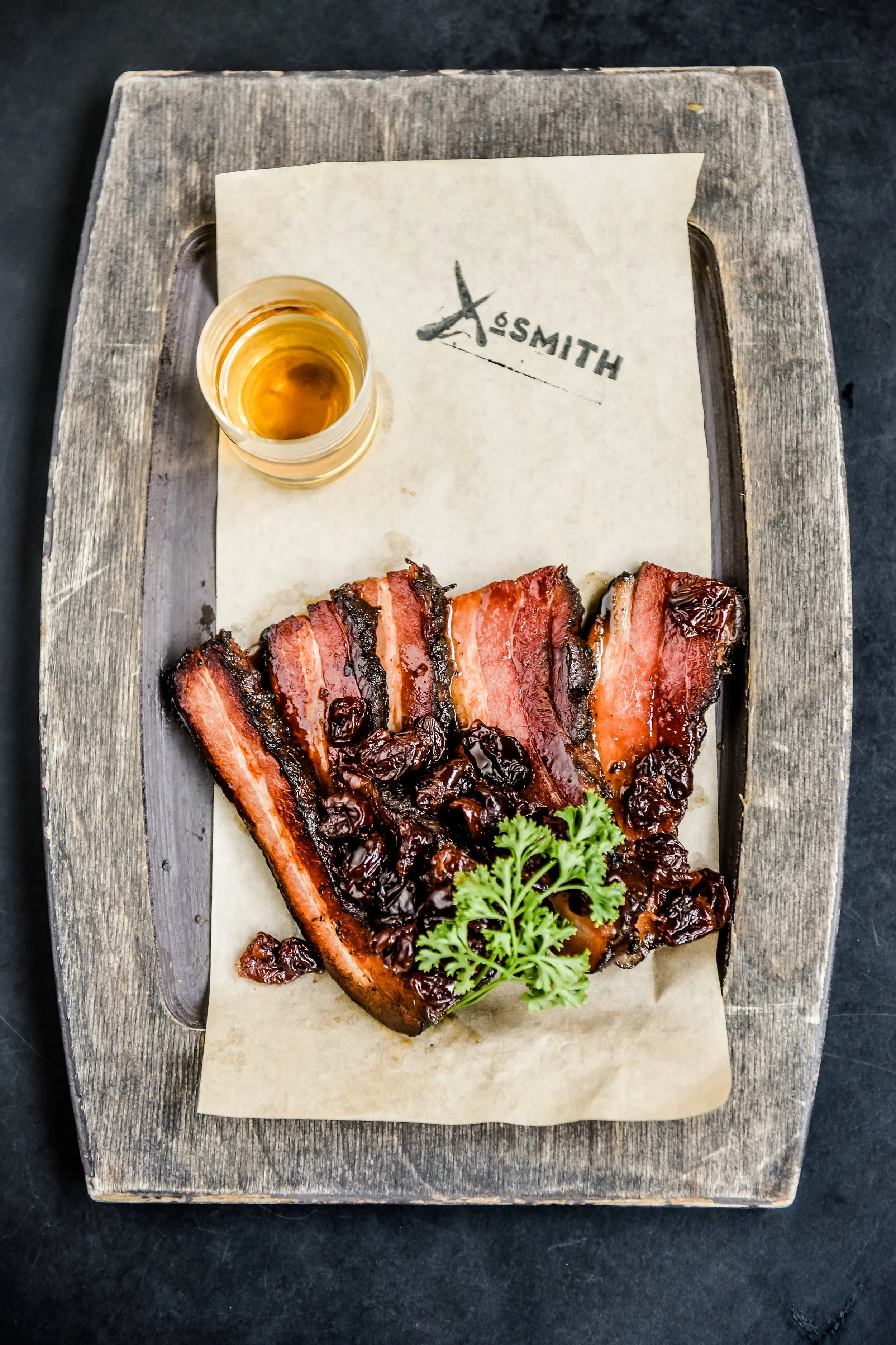 6Smith Restaurant Steak & Seafood Restaurant on Lake