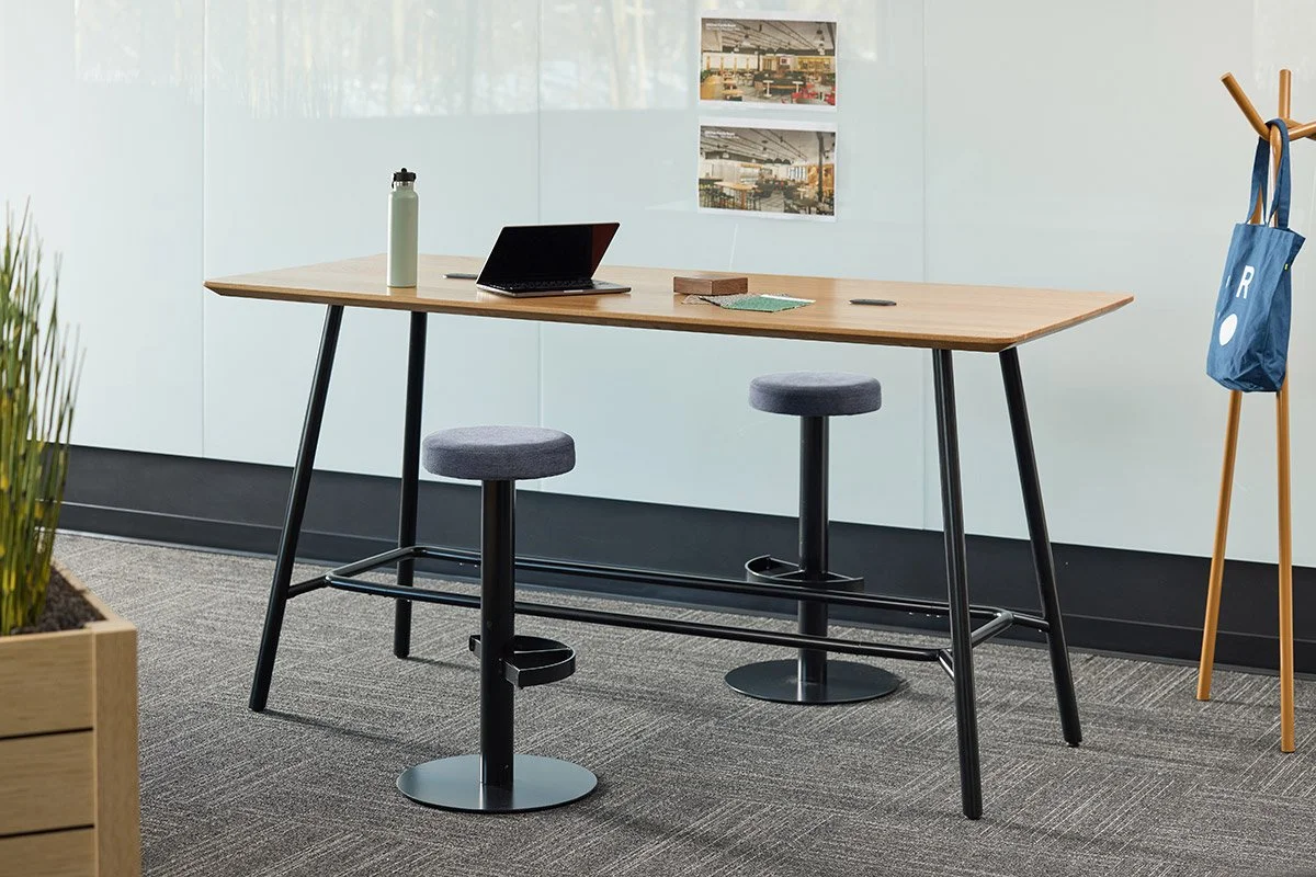 workplace-office-hub-clyde-table-bar-standing.jpg