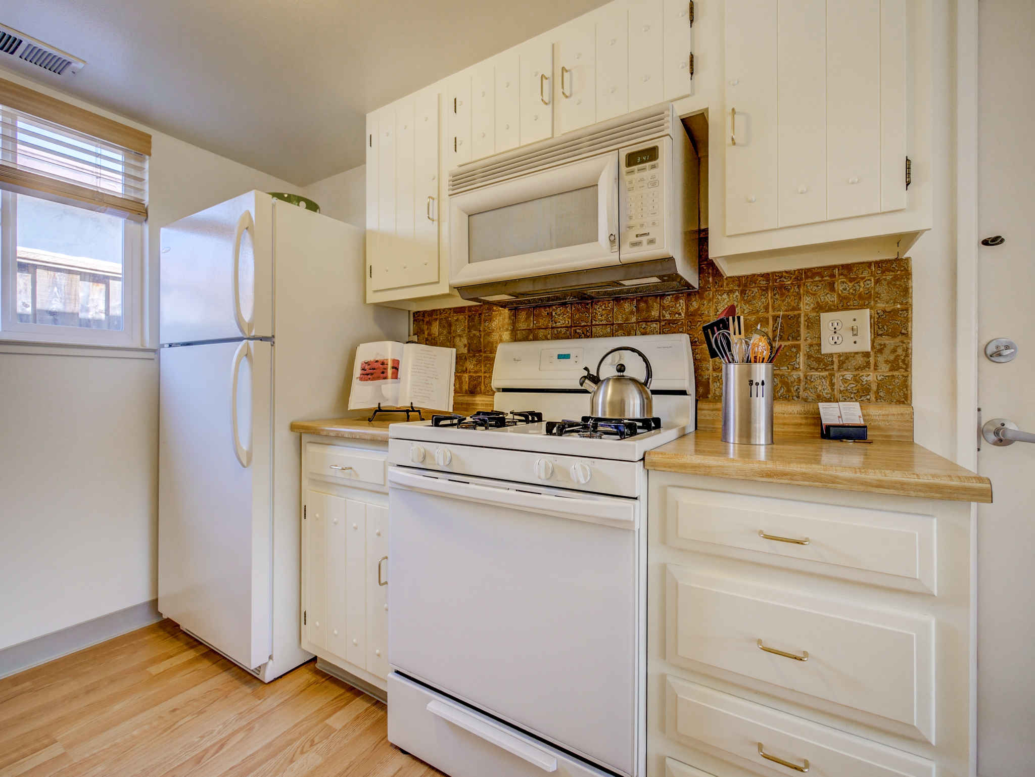 407 Spruce-30.jpg