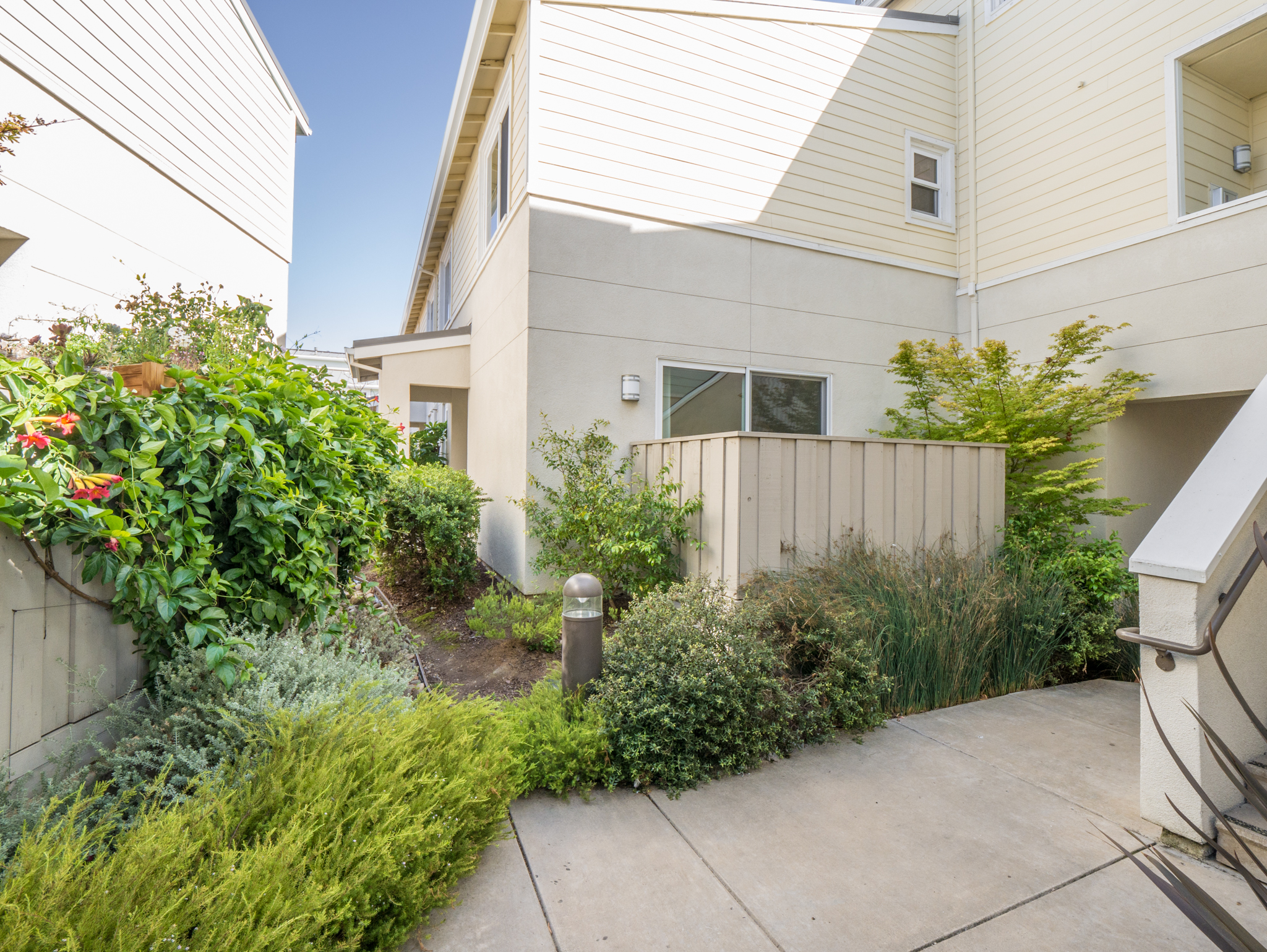 1066 41st #104-8.jpg