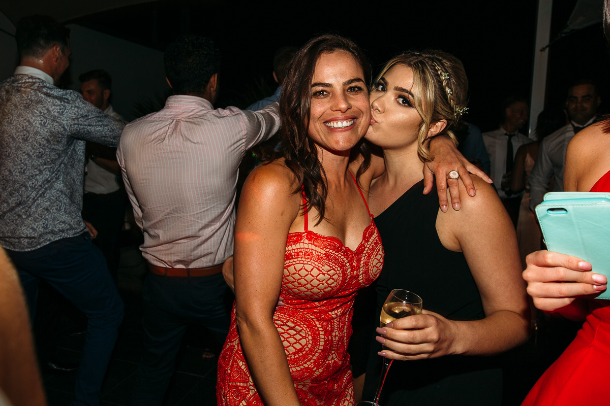 Carla + Andrew-Bib & Tucker-Fremantle wedding-Peggy Saas-105.jpg