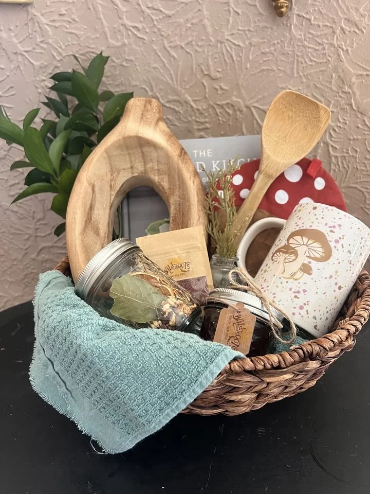 Build-A-Mom Basket (Thriftmas Style)