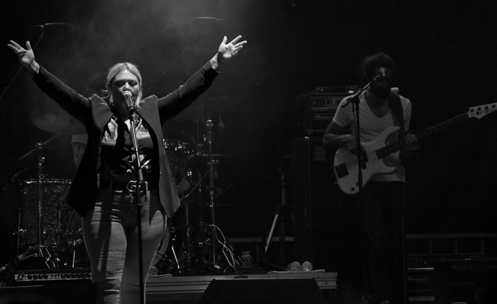 Elle King 3 Small.jpg