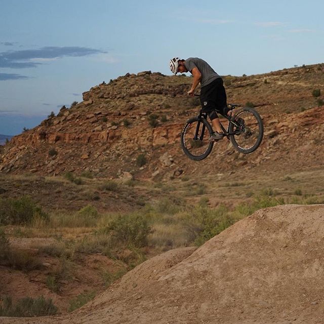 Just back it on in there.. 📷@perfectblem1
.
.
.
@bicycle_outfitters @colorowdies @mrpbike #mrpness #getrowdie