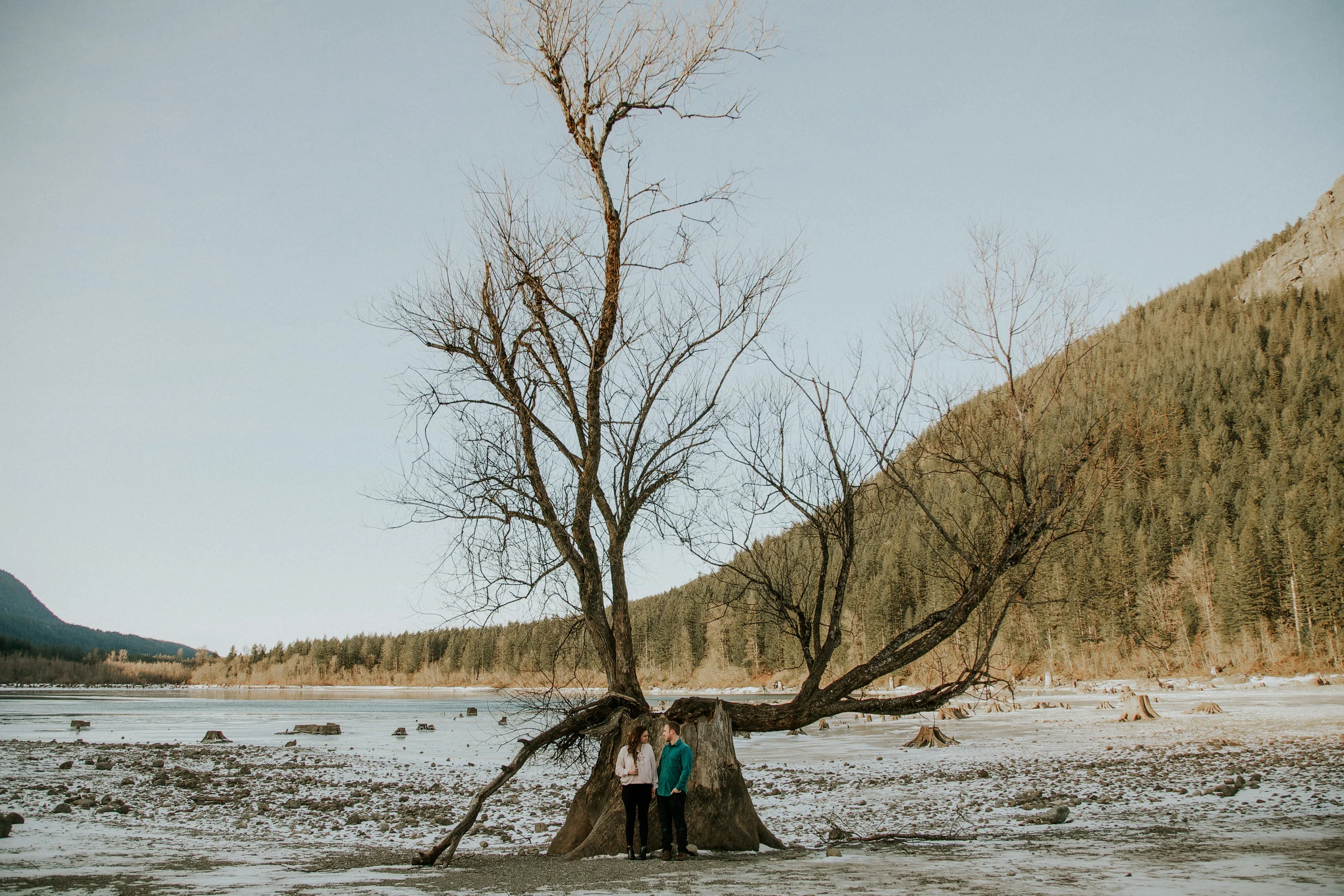 Rattlensnake ridge lake engagement couple hipster in-love pinterest poses