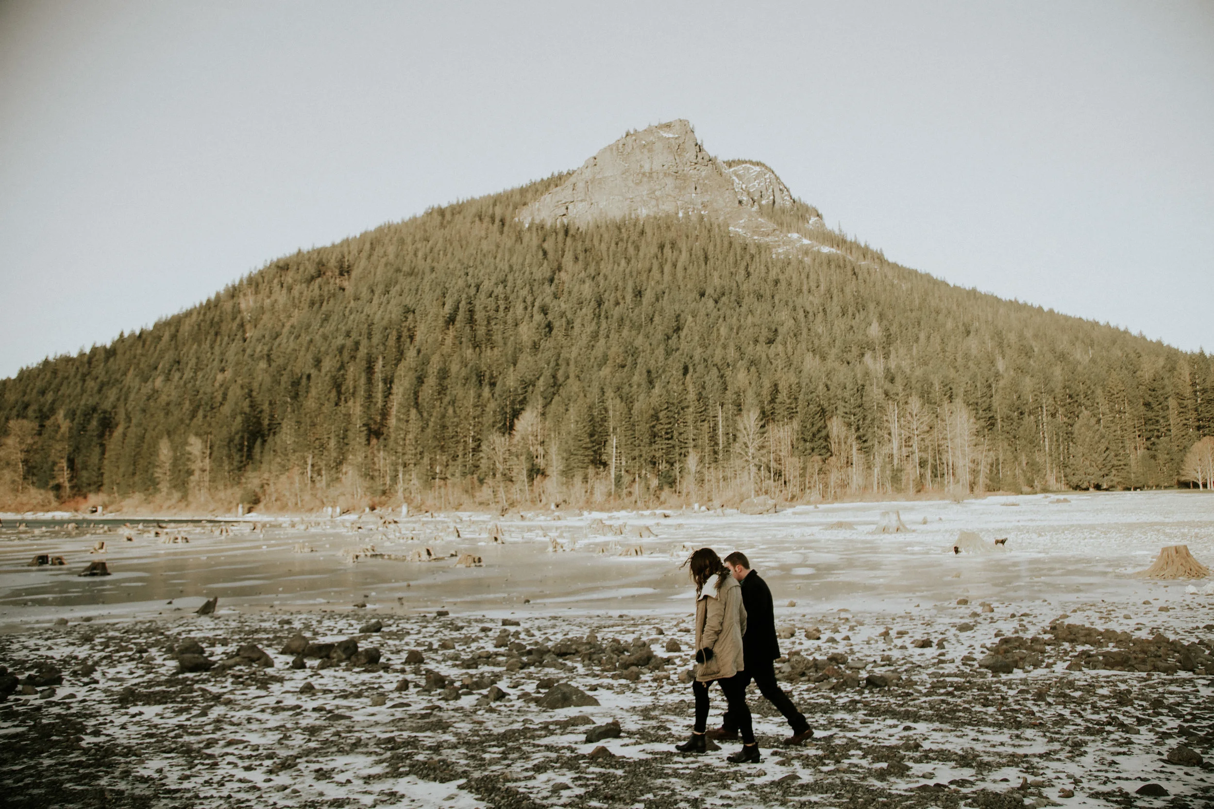 Rattlensnake ridge lake engagement couple hipster in-love pinterest poses