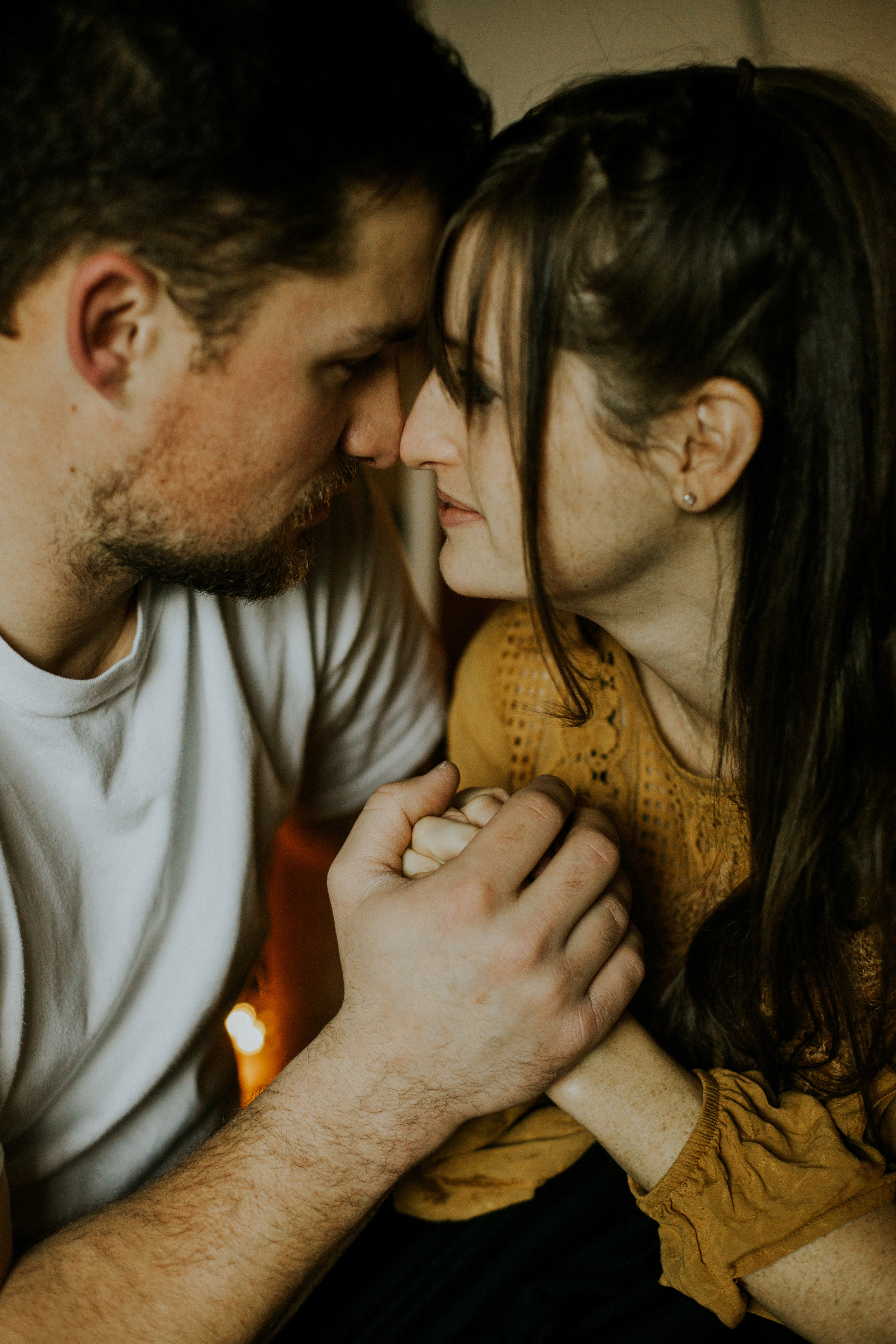 Seattle in home snuggle session engagement