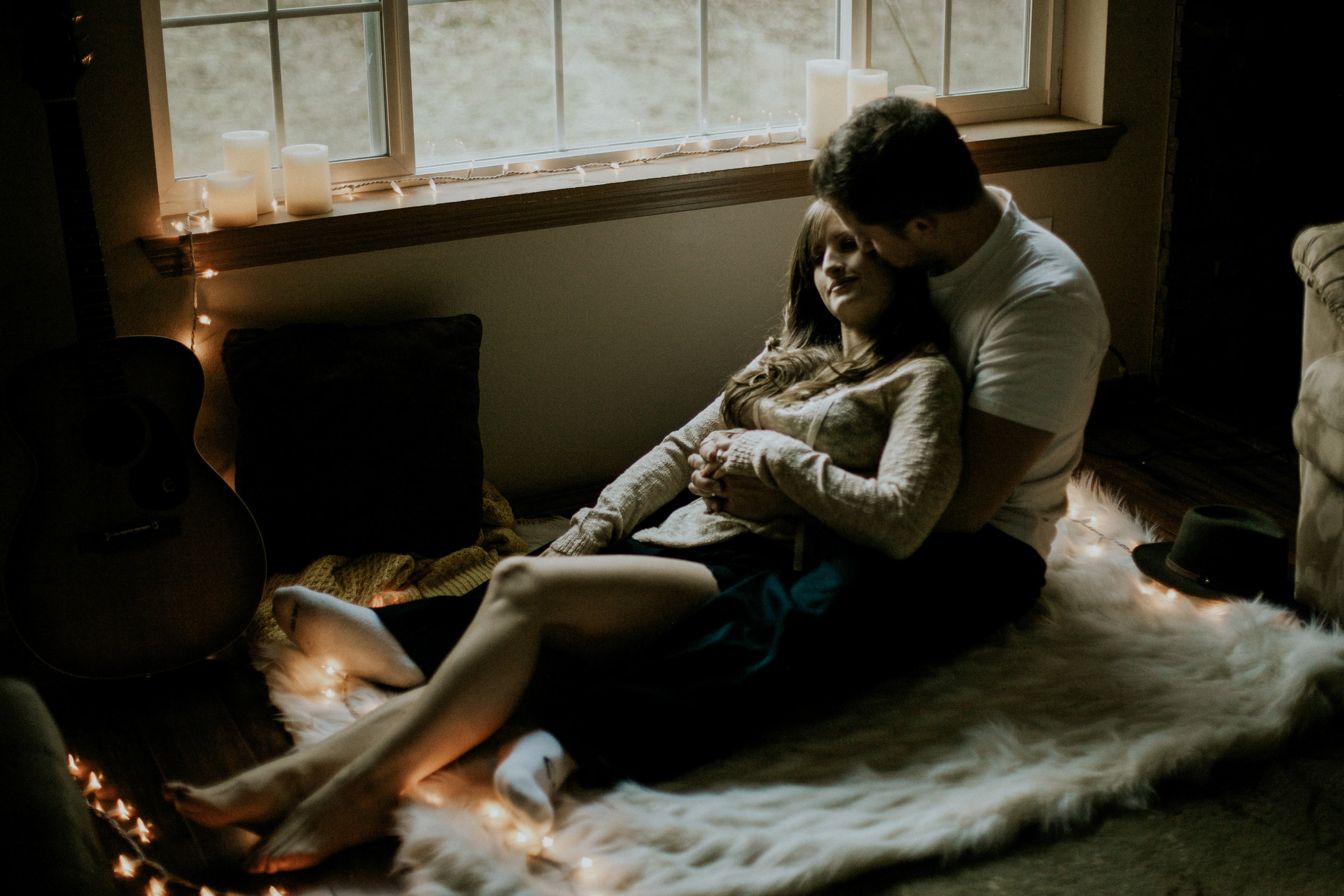 Seattle in home snuggle session engagement