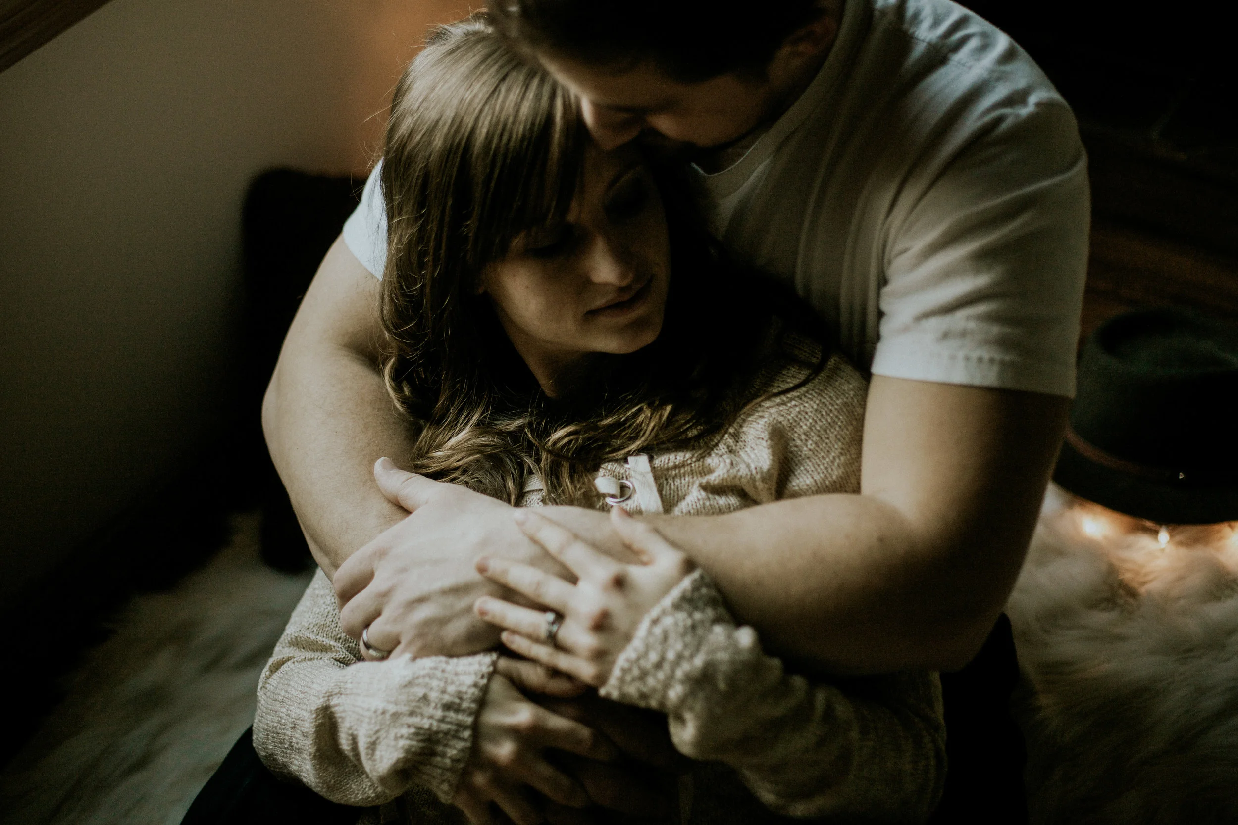 Seattle in home snuggle session engagement