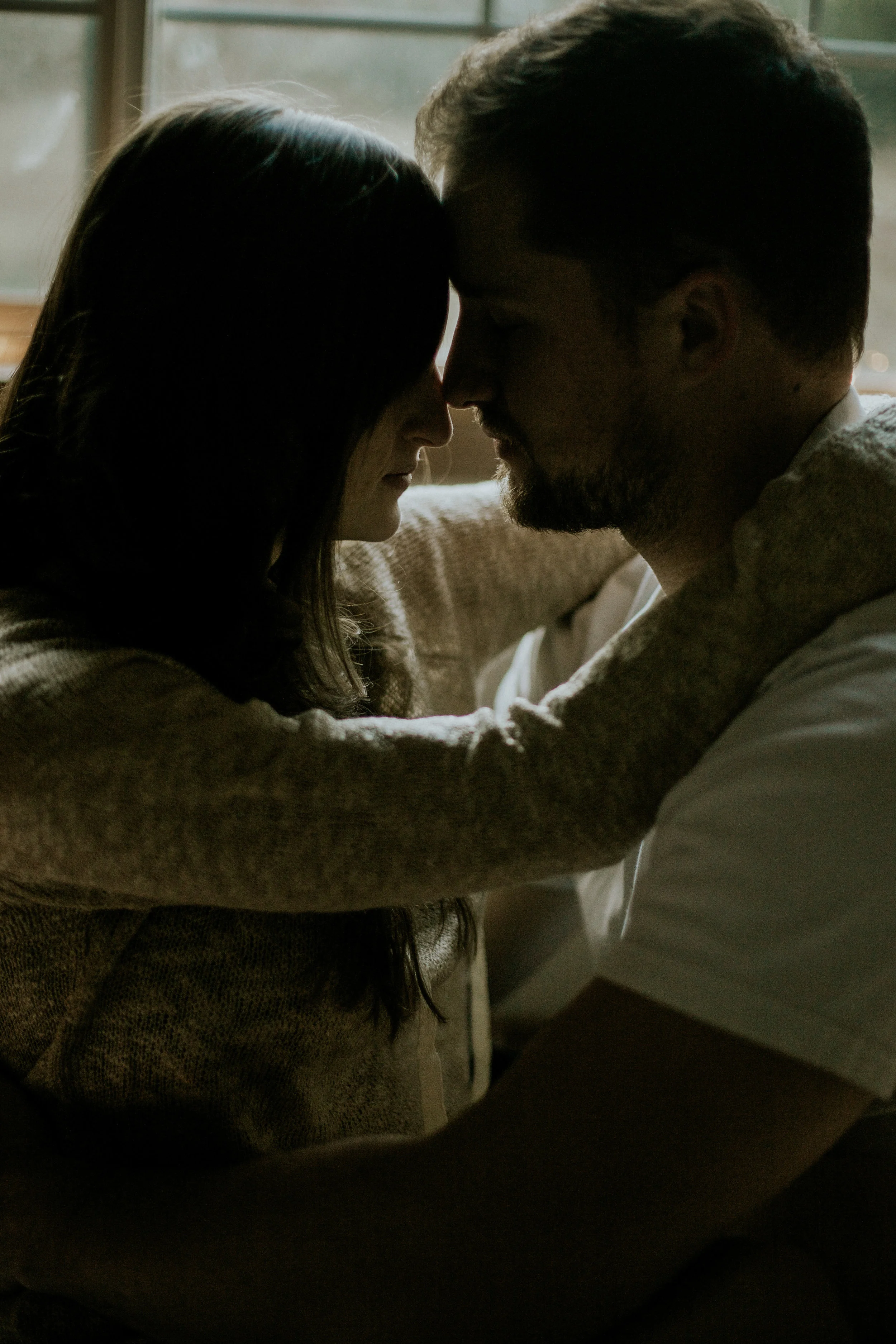 Seattle in home snuggle session engagement