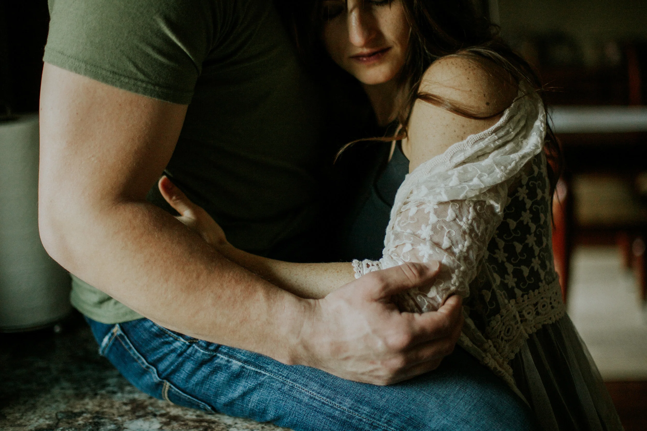 Seattle in home snuggle session engagement