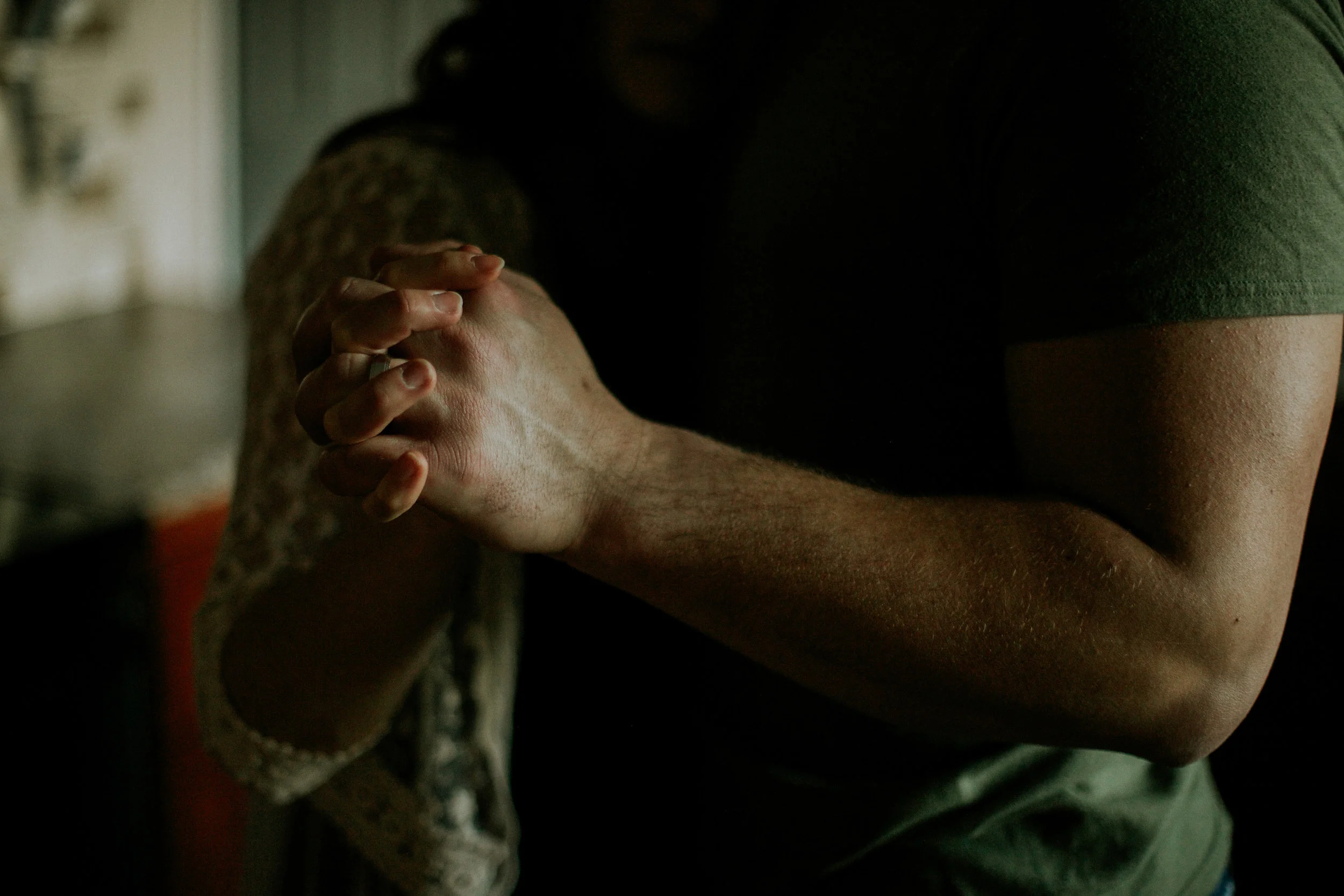 Seattle in home snuggle session engagement