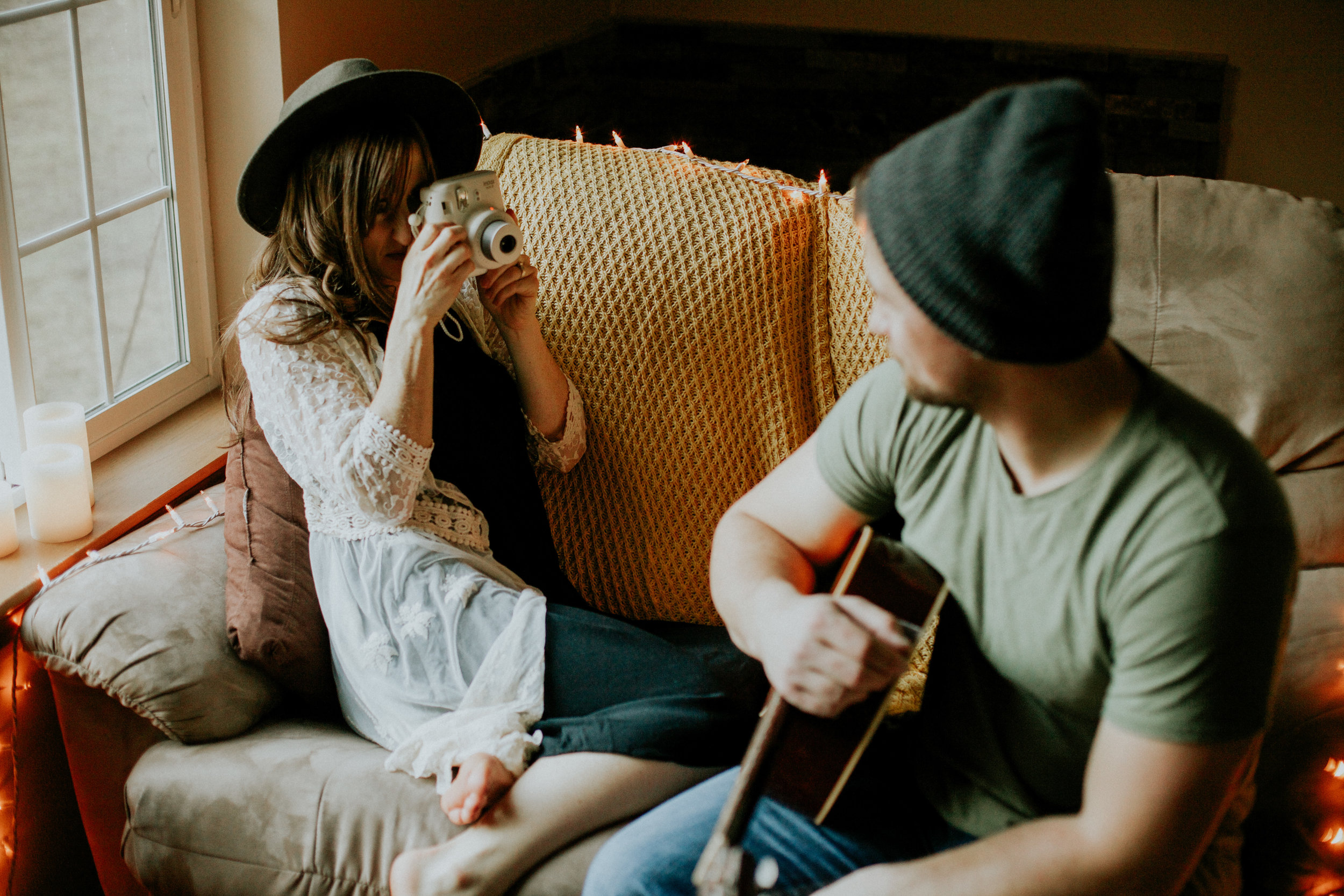 Seattle in home snuggle session engagement