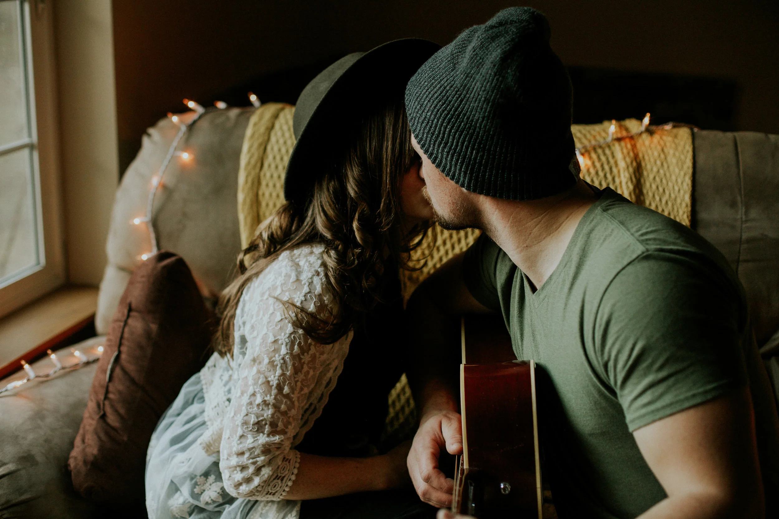 Seattle in home snuggle session engagement