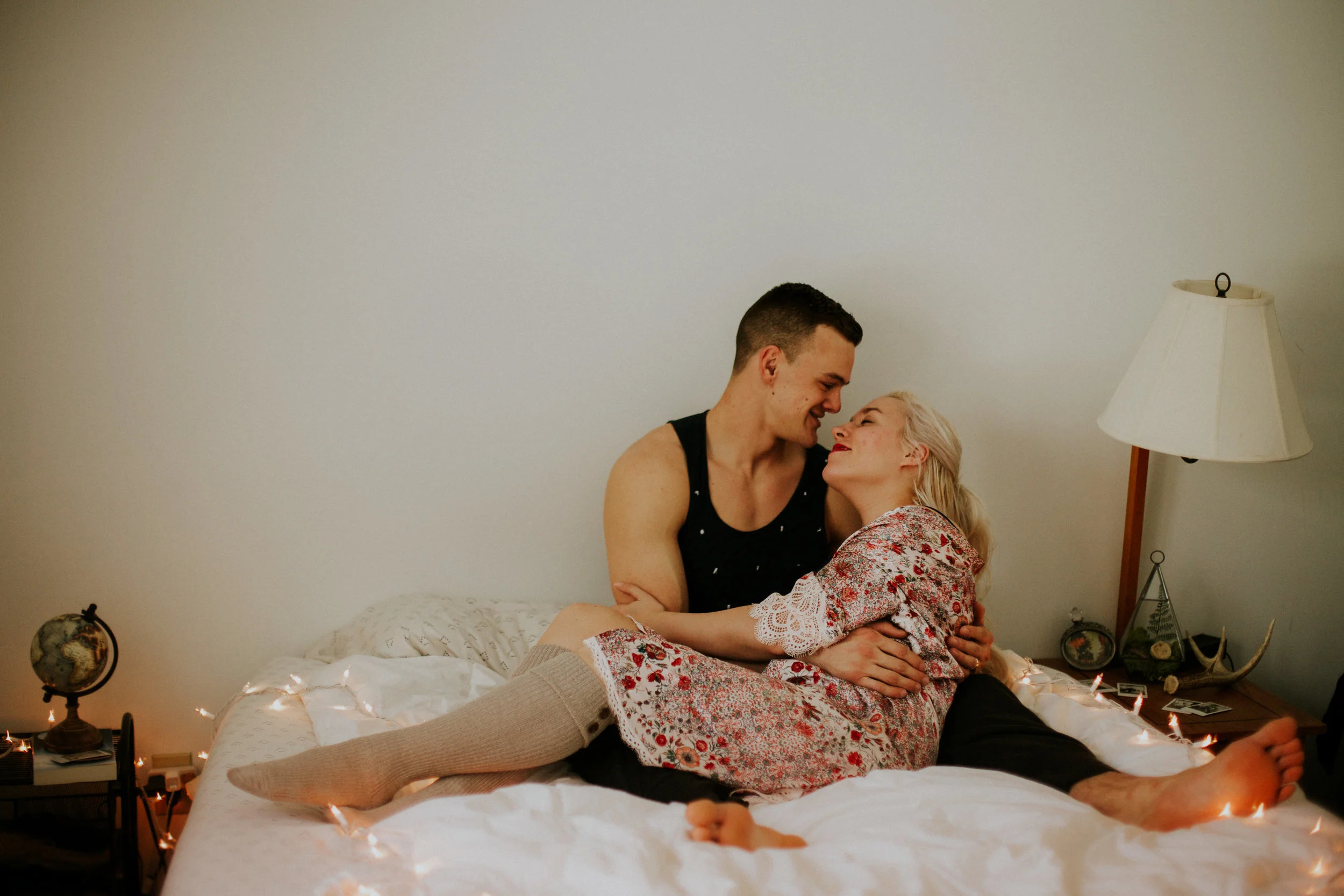 twinkle lights hipster in home session photographer intimate