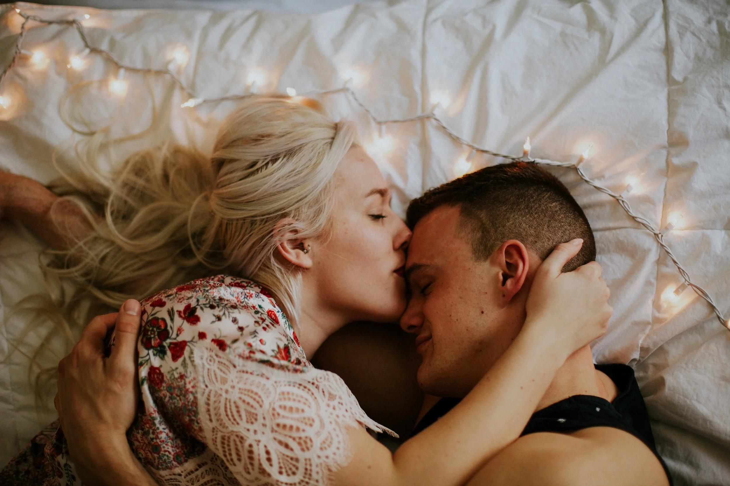 tacoma in home engagement session photographer&nbsp;