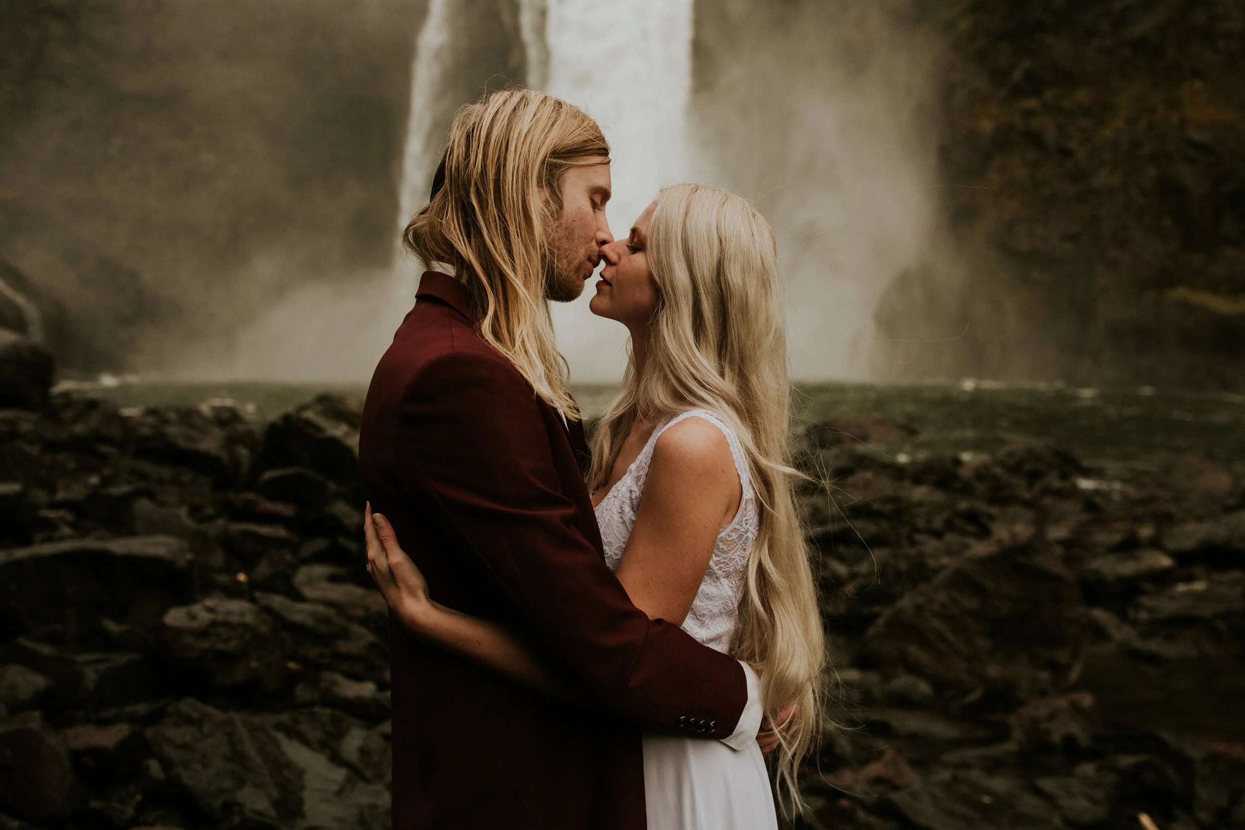 Snoqualmie-falls-adventure-elopement