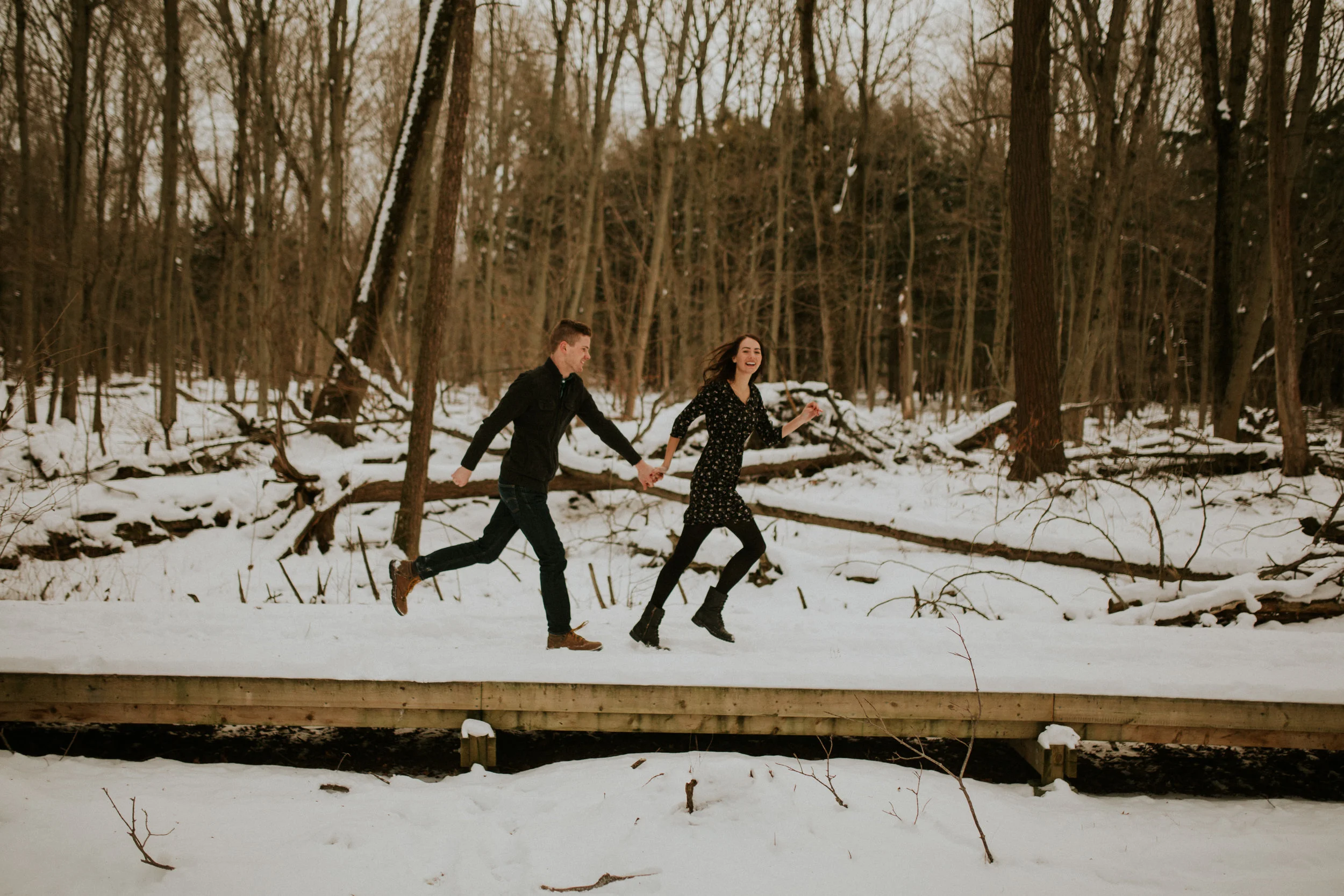 Toronto-presqu'ile-park-engagement-session