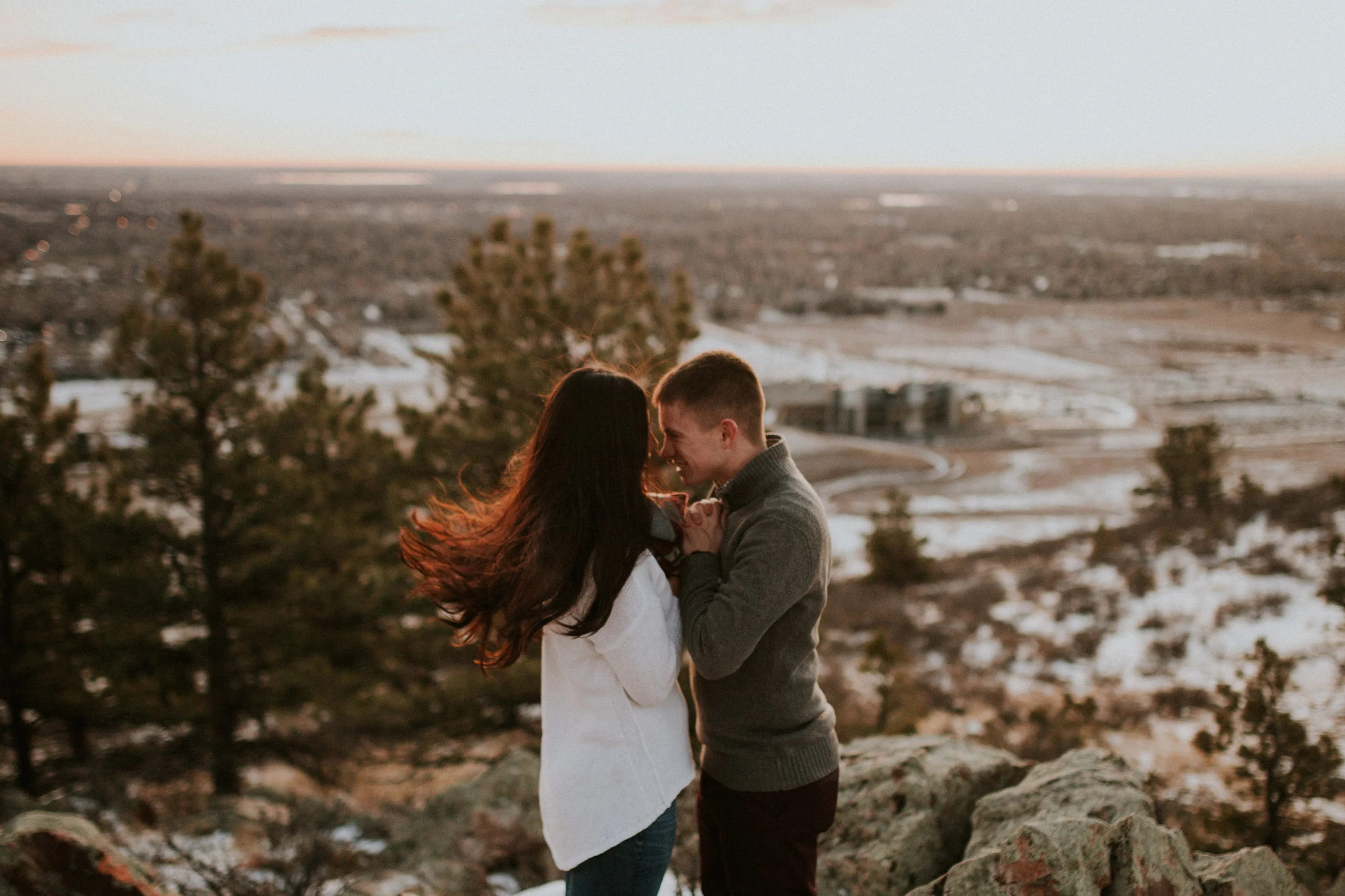 snowy-bear-lake-engagement