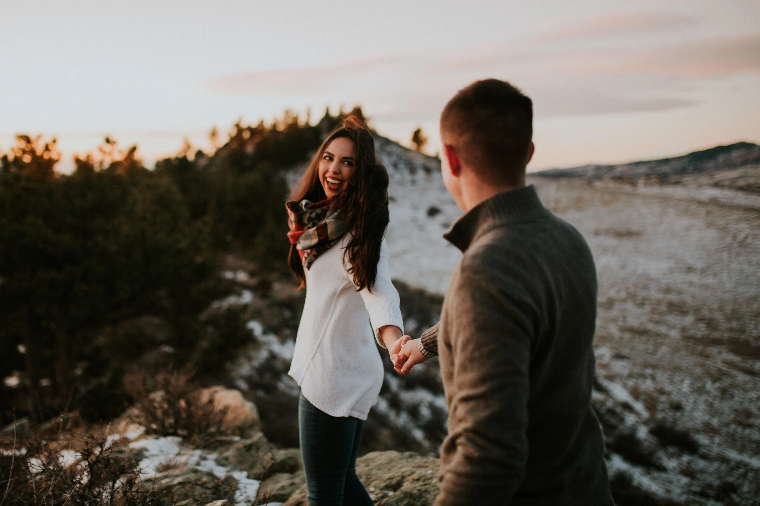 snowy-bear-lake-engagement