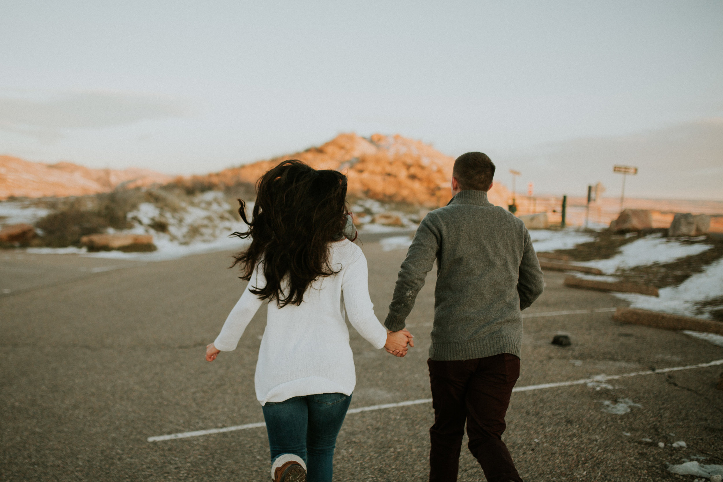 snowy-bear-lake-engagement