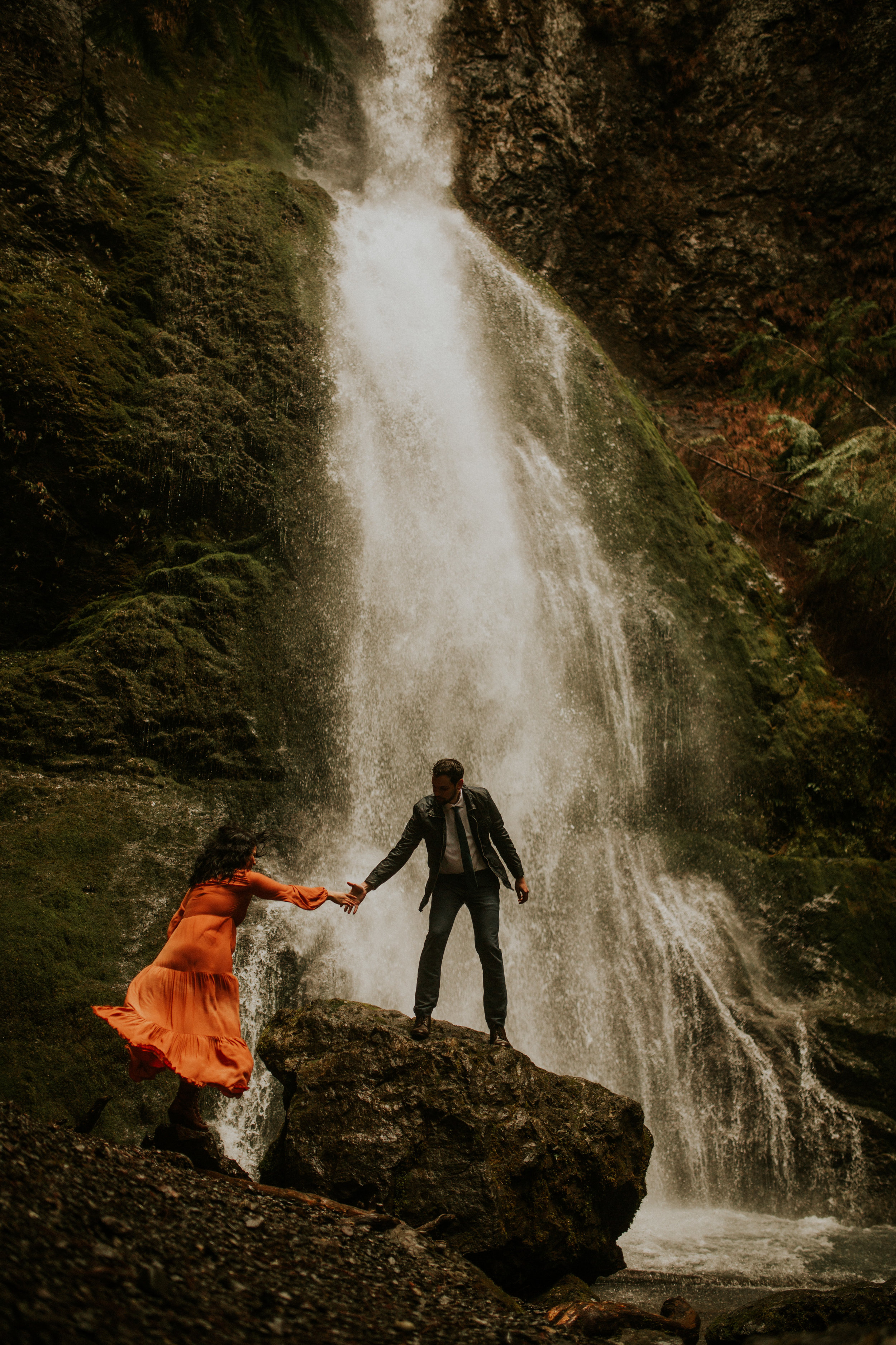 Marymere-falls-engagement-session-photographer