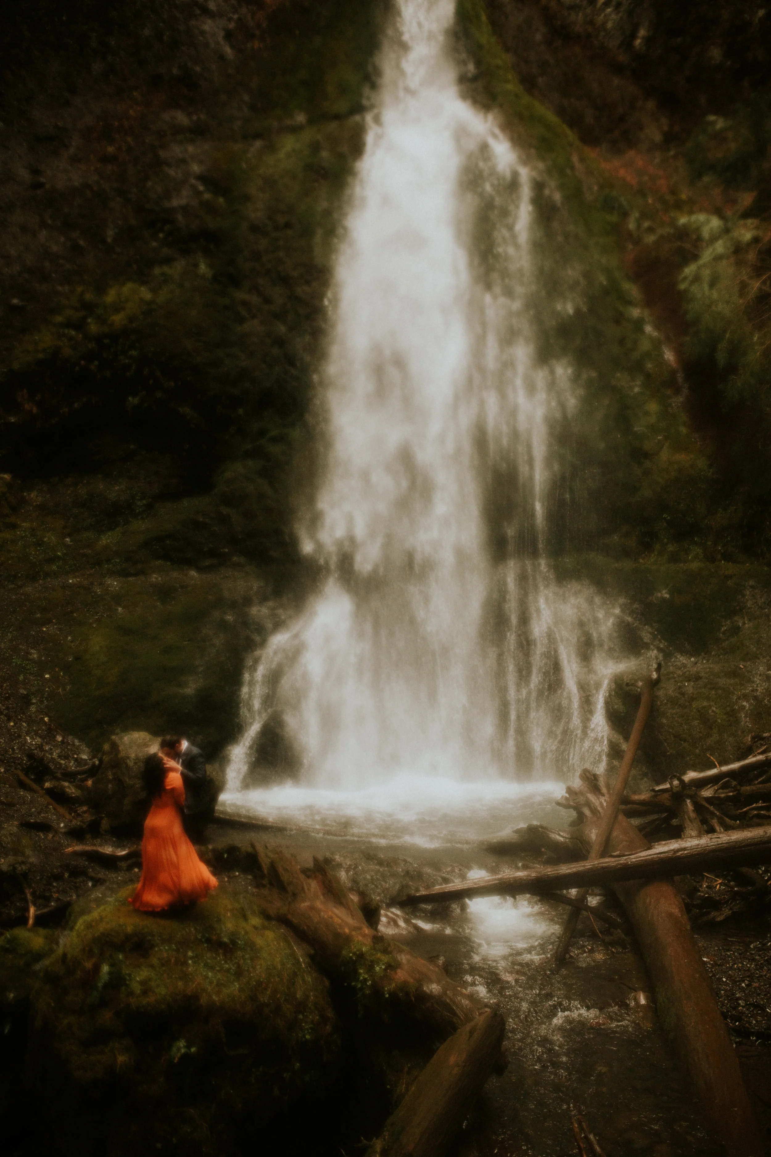 Marymere-falls-engagement-session