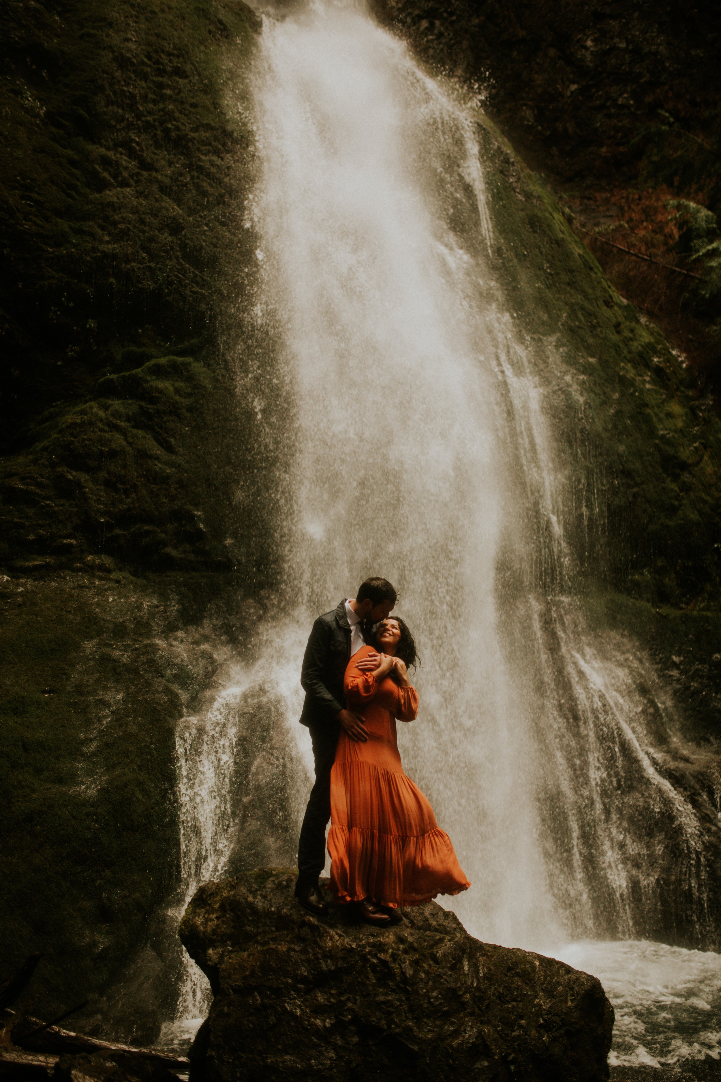 photographer-Marymere-falls-engagement-session