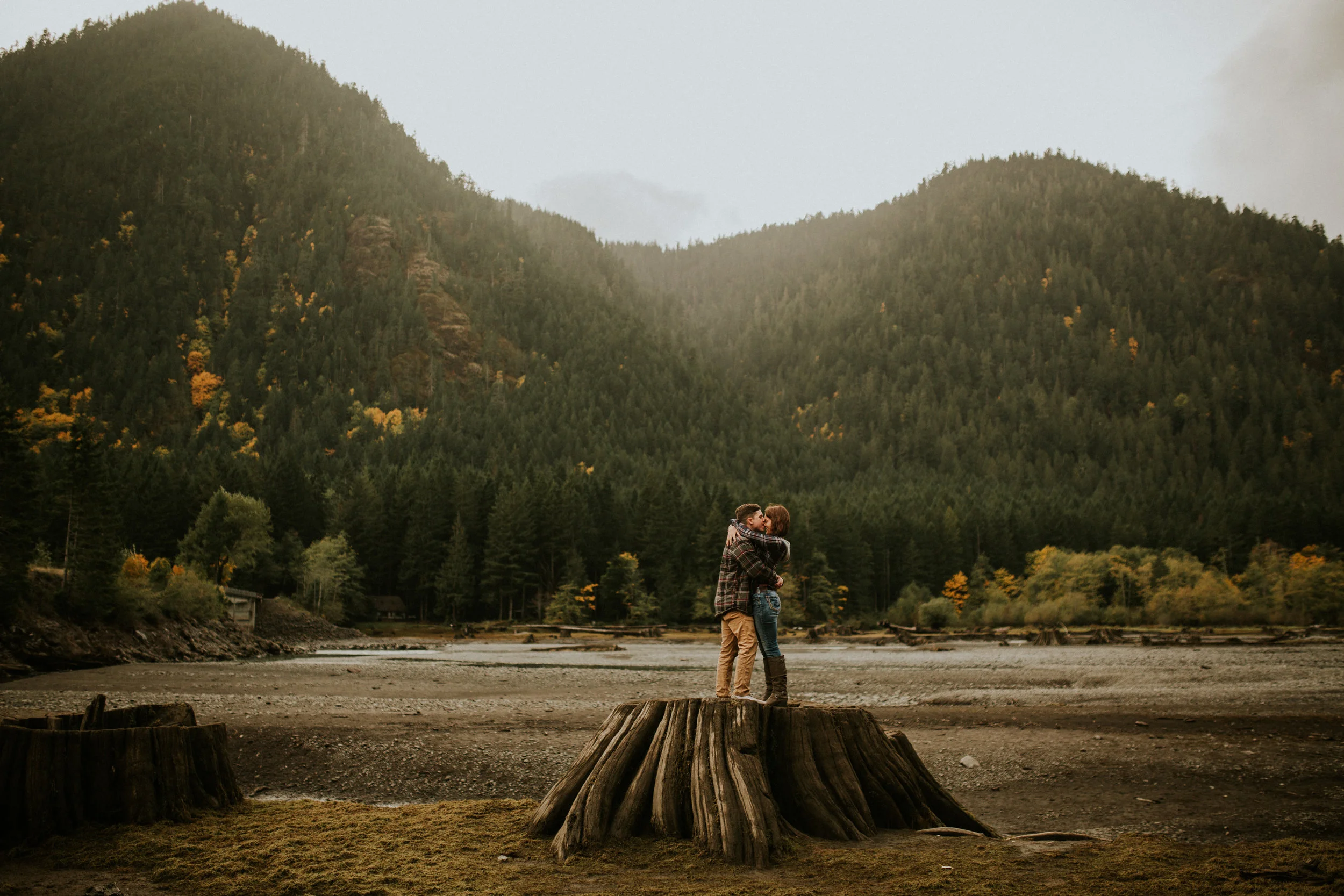 Lake-Cushman-Adventure-Engagement-photographer-breeanna-lasher-18.jpg