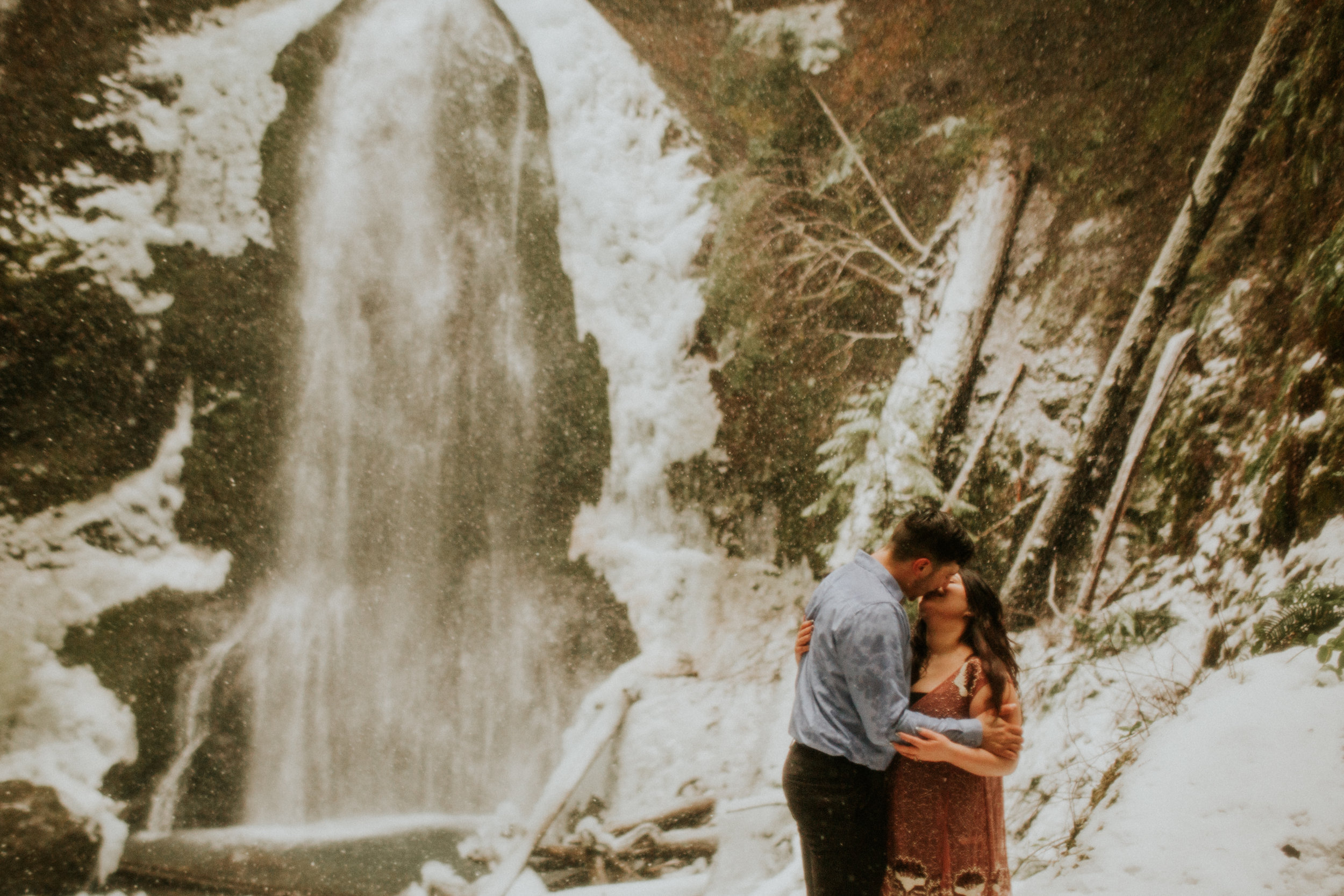 olympic peninsula engagement photographer