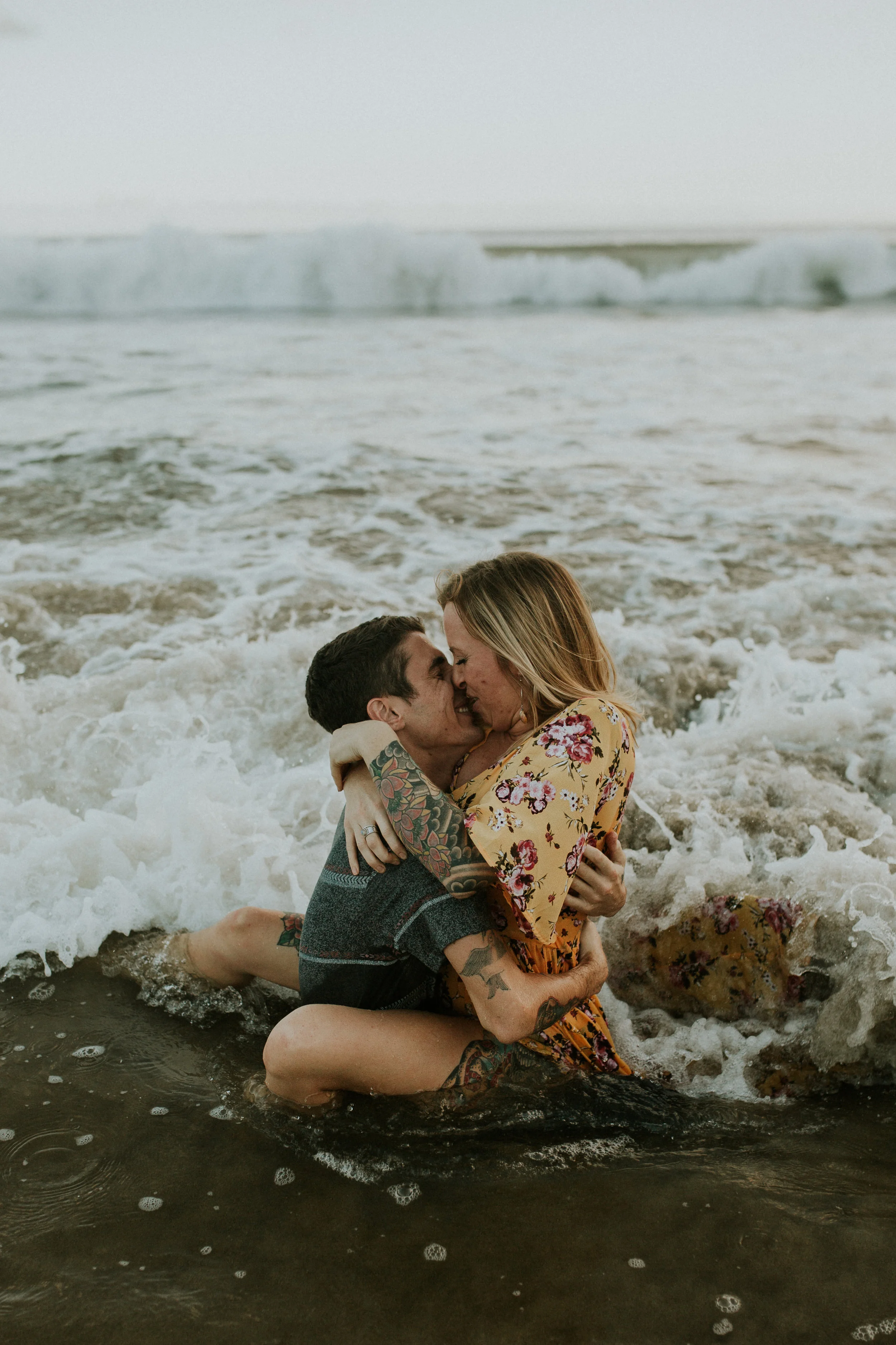 hot couple kauai engagement photos&nbsp;