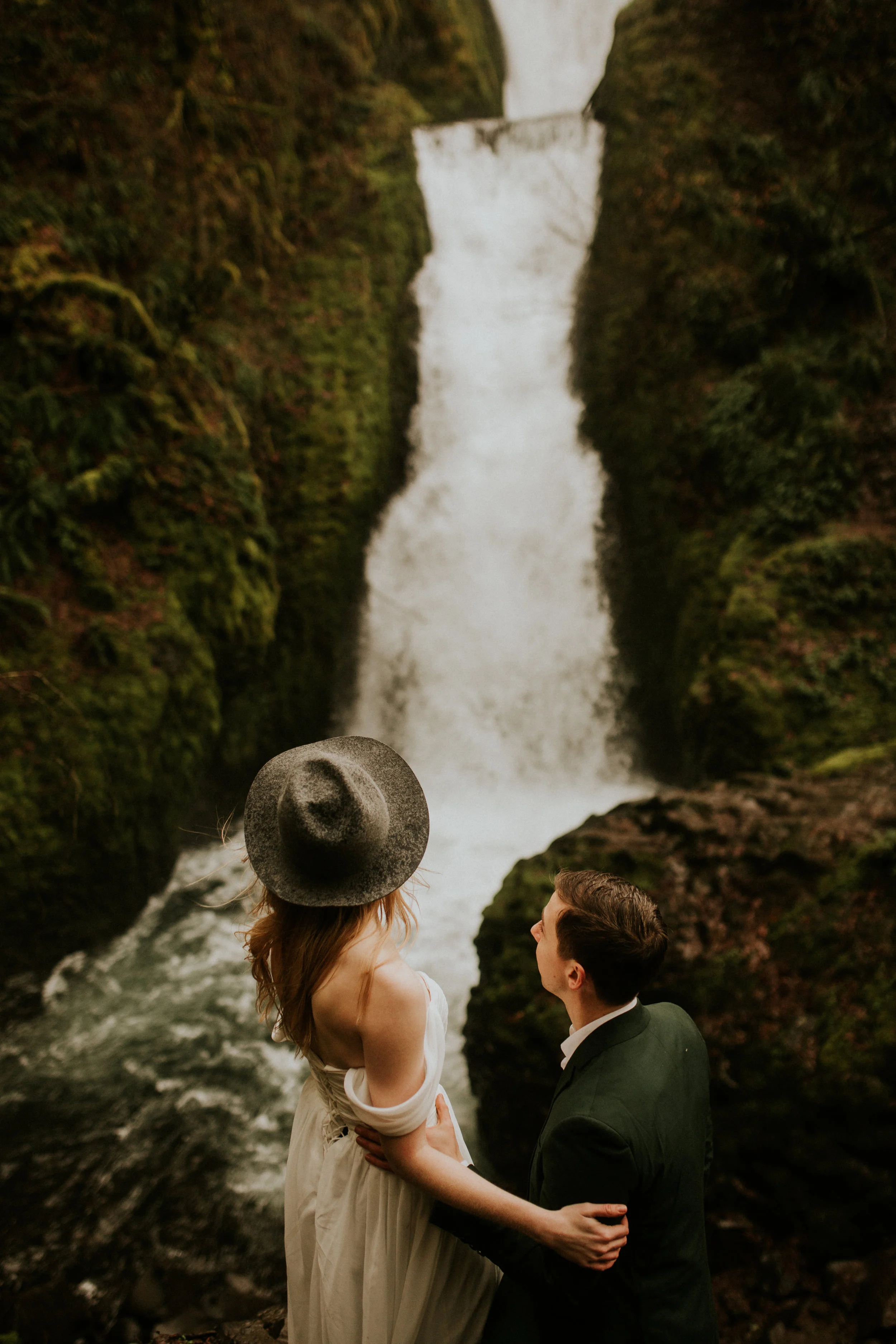 columbia river gorge elopement by BreeAnna Lasher&nbsp;