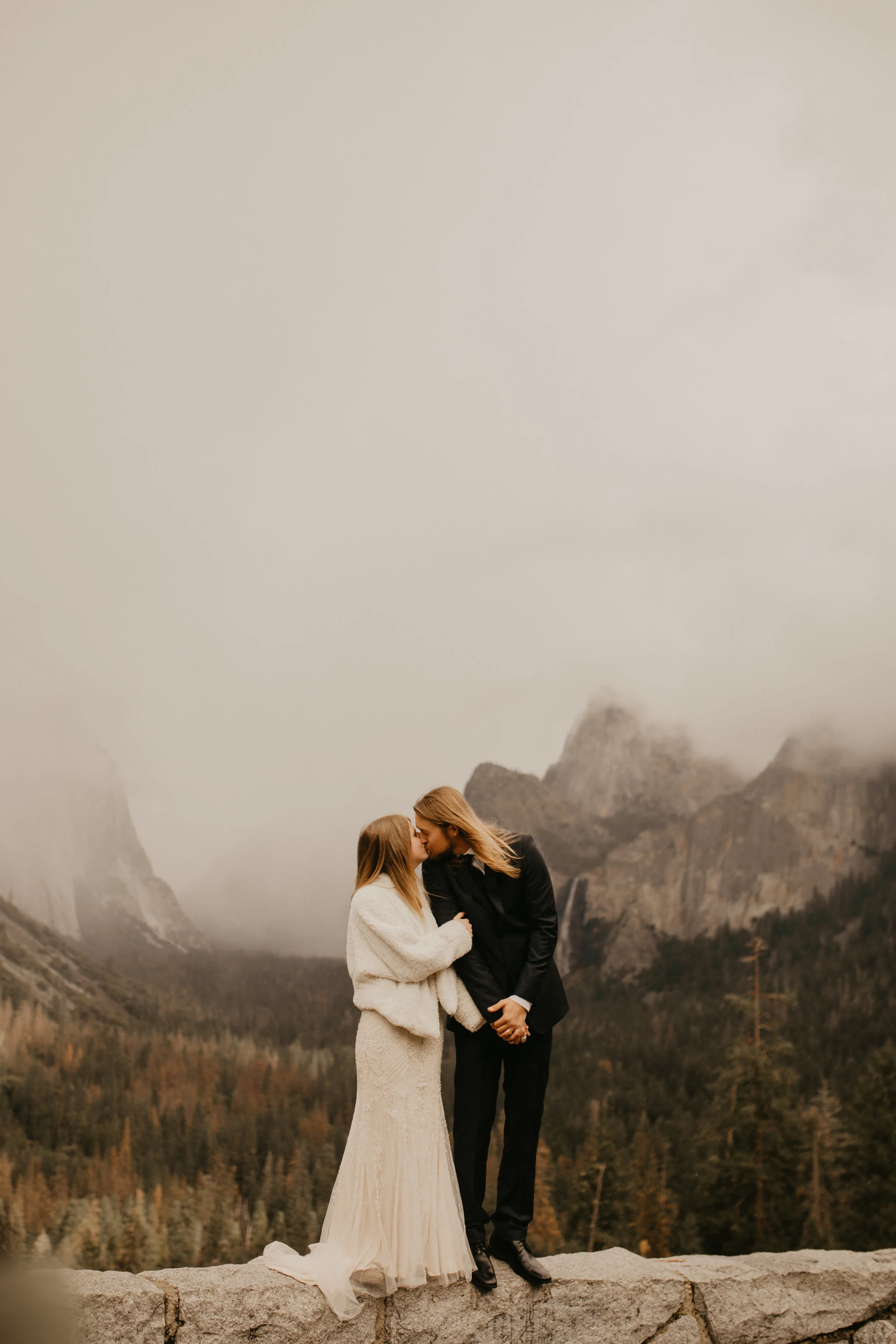 yosemite elopement by tunnel view by breeanna lasher&nbsp;