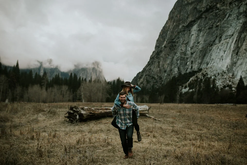 yosemite cooks meadow engagement session photography photos by breeanna lasher 