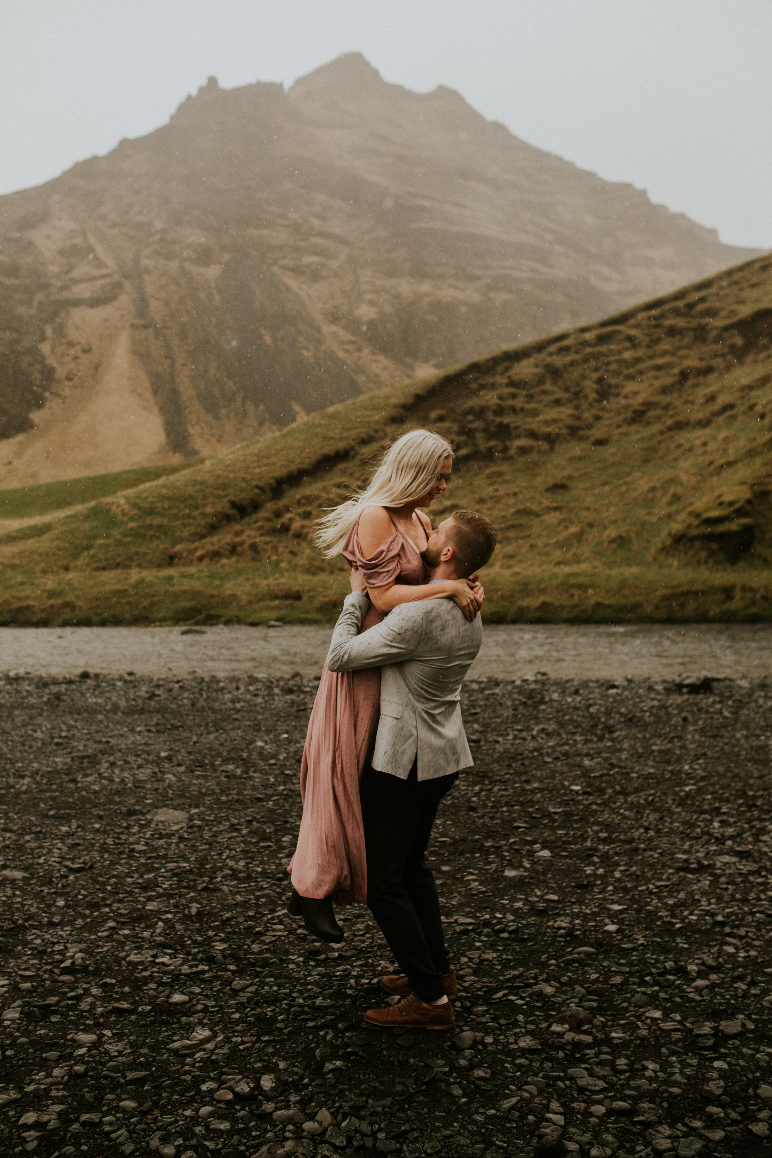 I want to elope in iceland at skogafoss