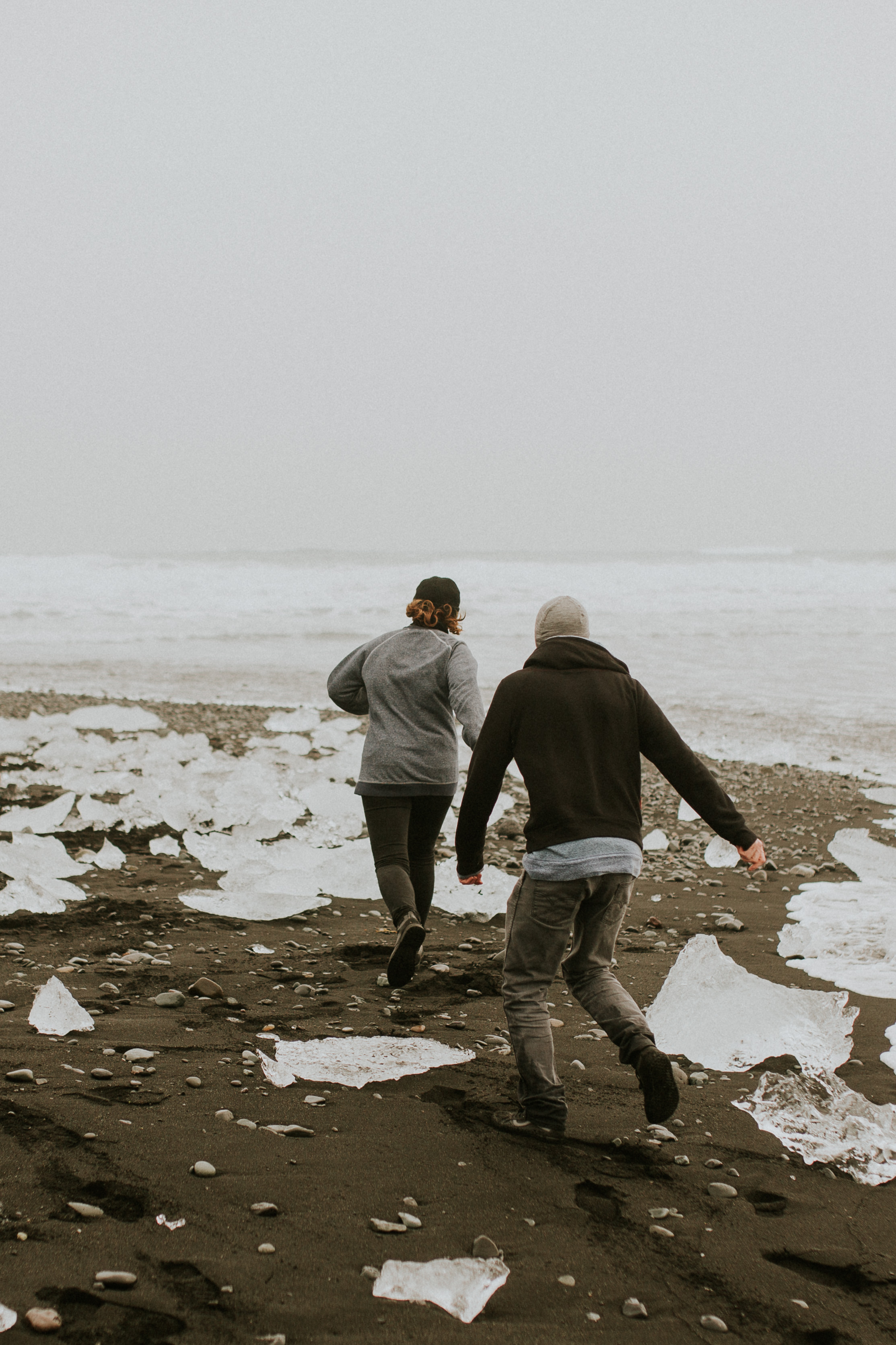 diomond beach iceland engagement session photography&nbsp;