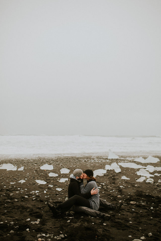 iceberg lagoon engagement session diamond beach photographer in iceland&nbsp;