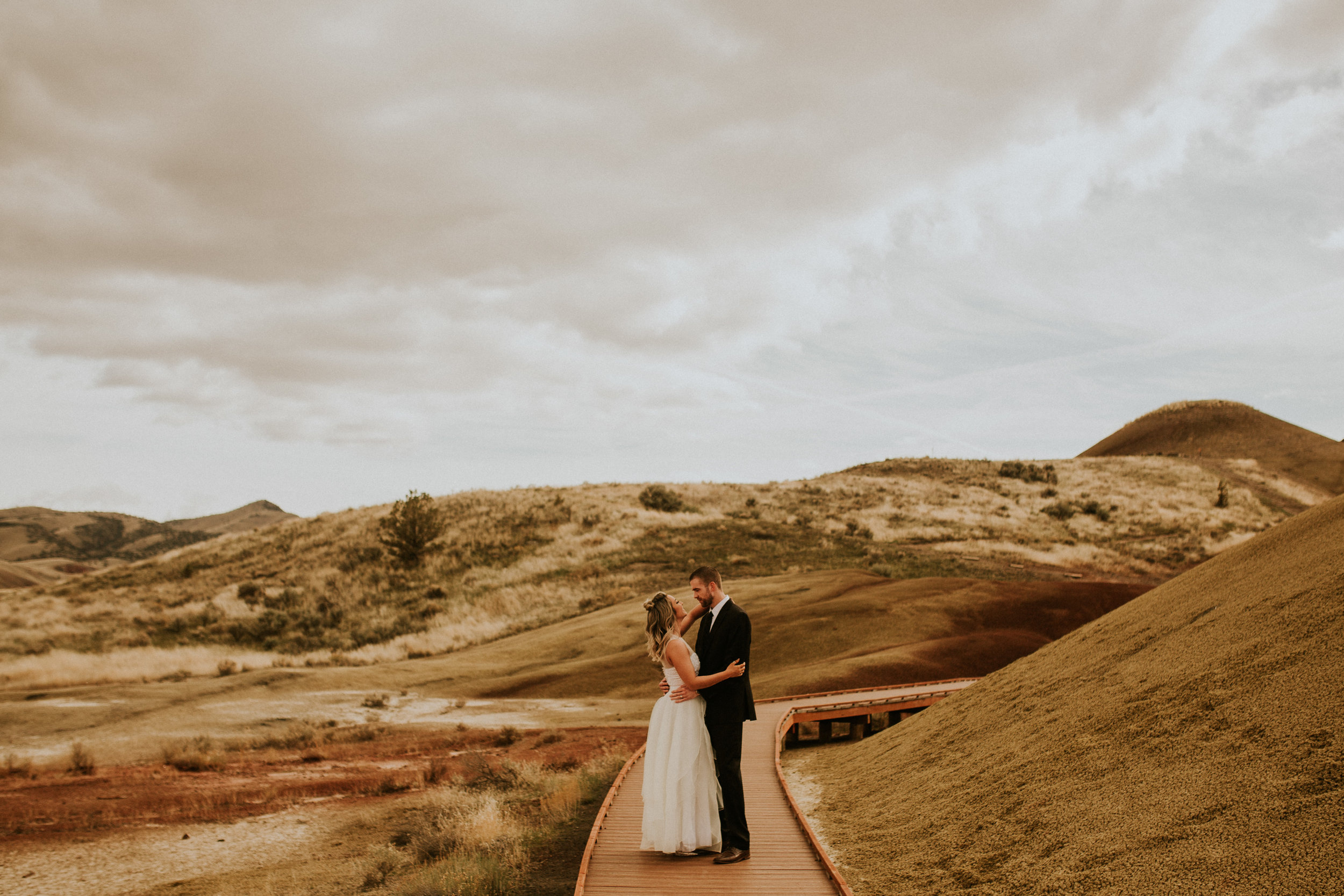 painted hills elopement photography by breeanna lasher&nbsp;