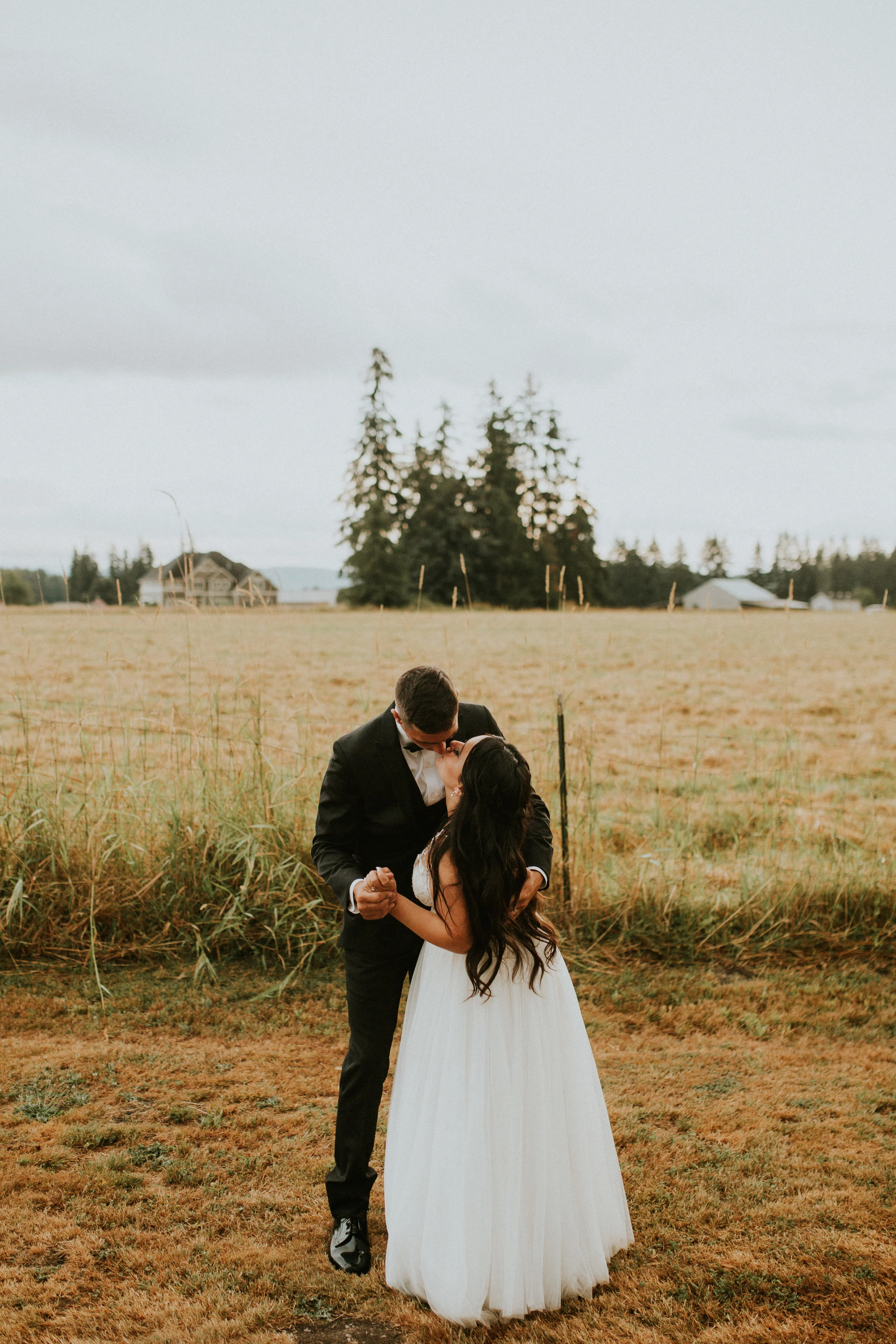 Pnw elopement photographer, - pnw wedding photographer - pnw intimate wedding - Seattle elopement photographer - Seattle intimate wedding photographer - Seattle Kerry park elopement - Seattle parson’s gardens elopement - asian wedding - olympic nati…