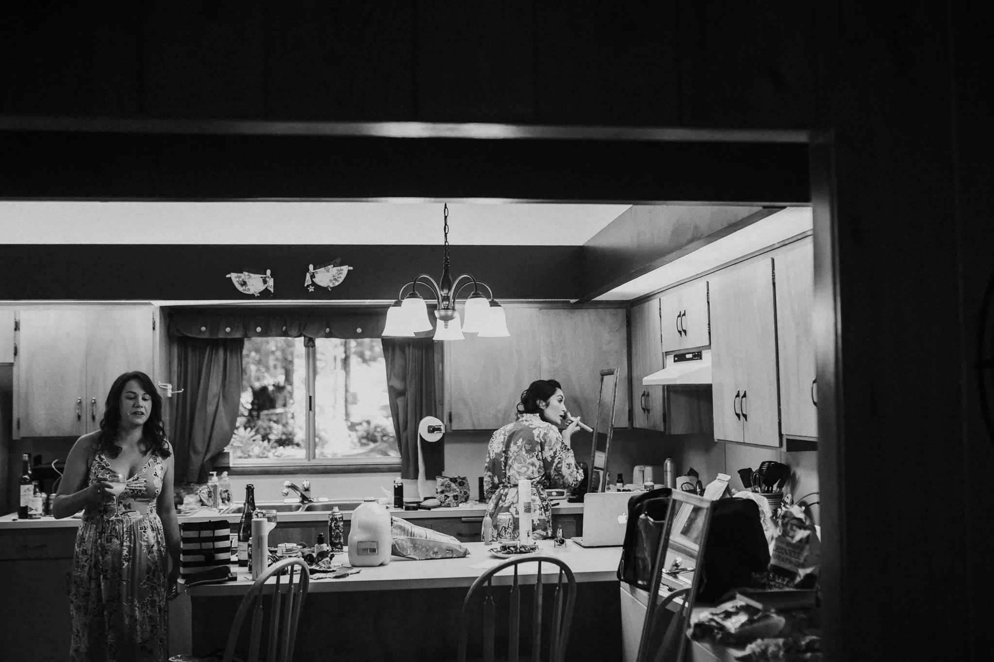 Mackenzie river elopement photographer, Oregon wedding photographers, pnw intimate weddings, Seattle elopement photographers, oregon intimate wedding photographers, Eugene Oregon elopement, Seattle parson’s gardens elopement, painted hills elopement…