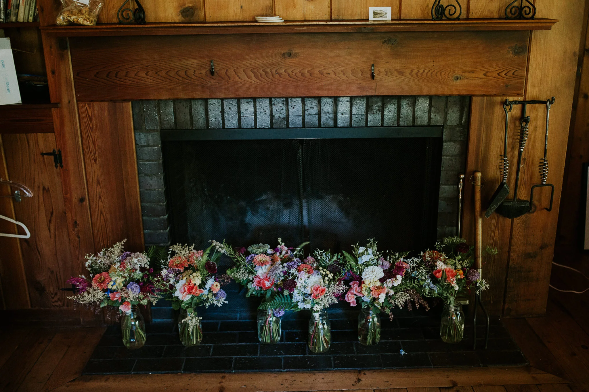 Portland elopement photographers, Oregon wedding photographers, Oregon intimate wedding, Seattle elopement photographers, oregon intimate wedding photographers, Eugene Oregon elopement, Seattle parson’s gardens elopement, painted hills elopement, ol…