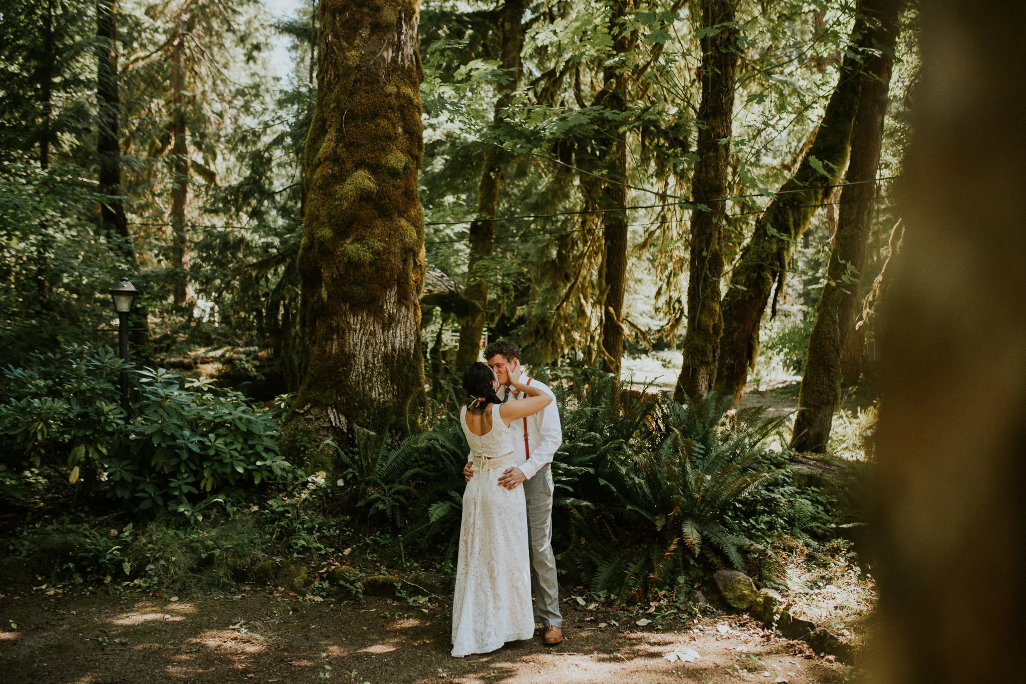 Portland elopement photographers, Oregon wedding photographers, Oregon intimate wedding, Seattle elopement photographers, oregon intimate wedding photographers, Eugene Oregon elopement, Seattle parson’s gardens elopement, painted hills elopement, ol…